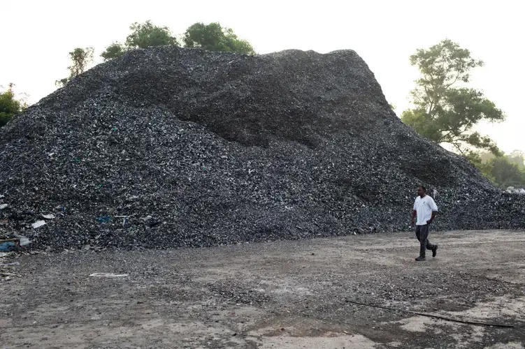 Dumps like this one in Sungai Petani, Malaysia, have angered neighbors and regulators. Image by Sebastian Meyer. Malaysia, 2020.
