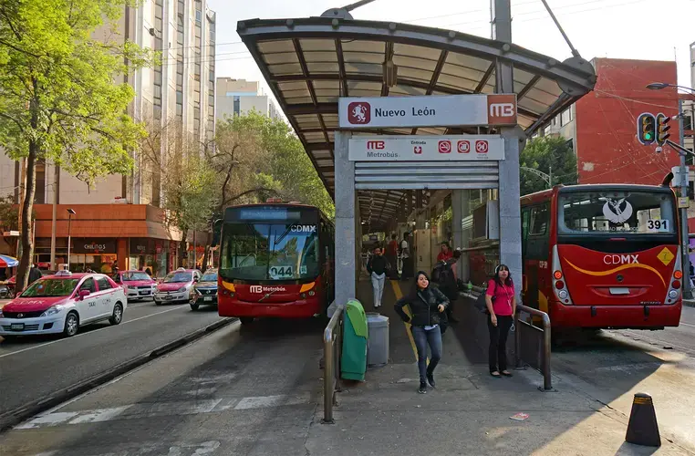 Bus Rapid Transit opened in Mexico City in 2005. Image by Steve Boland. Mexico, 2016.<br />
