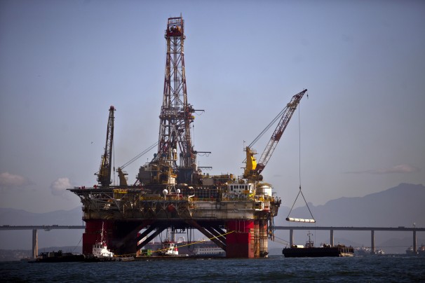 An oil platform sits under repair in Guanabara Bay, near Niteroi, Brazil. The discovery of the offshore oil reserves made some believe that Brazil could produce up to 5.3 million barrels of crude per day by 2020, putting the nation on par with production in Venezuela and Mexico. Image by Dado Galdieri / Bloomberg News. Brazil, 2013. Media file: 25082321_h1313599.jpg