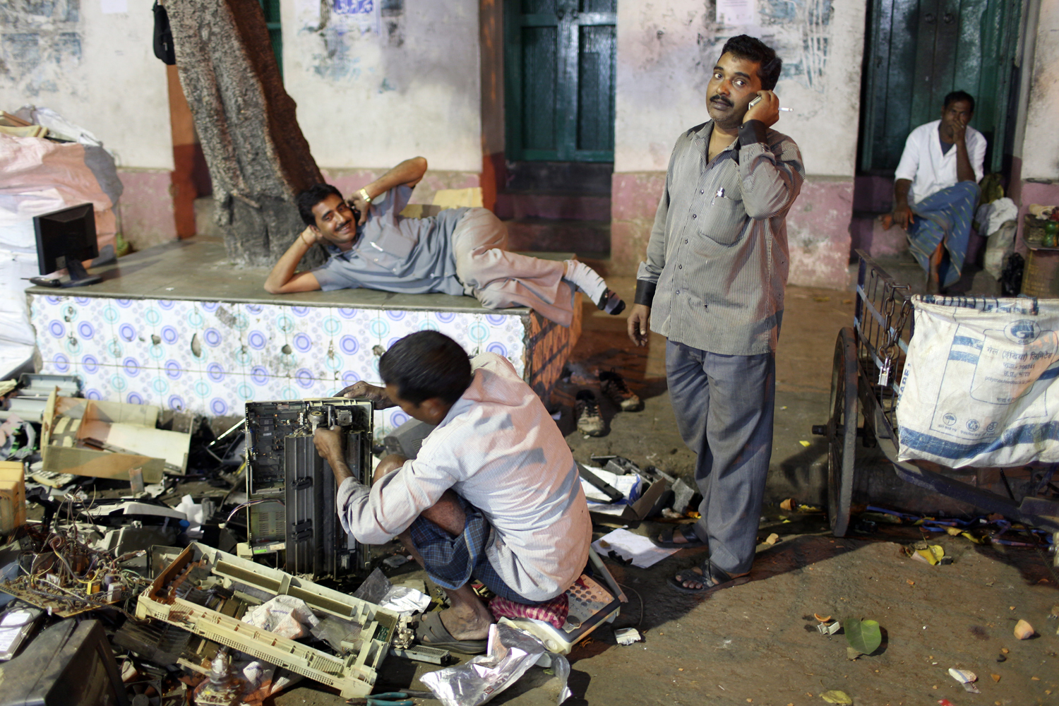 India's Electronic Waste Problem | Pulitzer Center