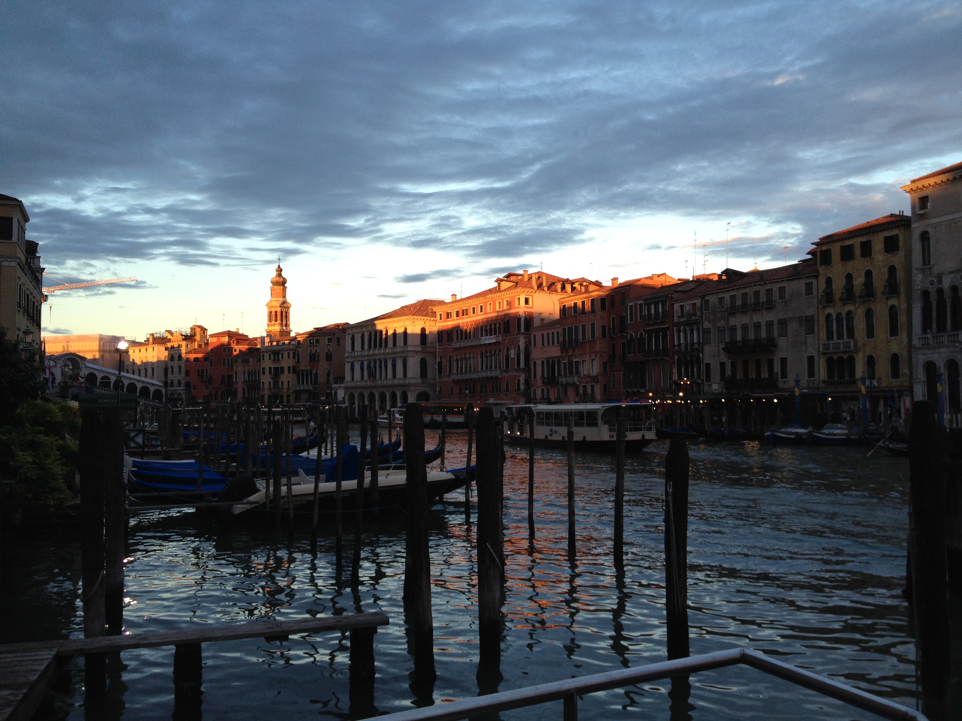 The Grand Canal at dusk in late fall. Image by Robert Eric Shoemaker. Venice, 2014. Media file: img_1169.jpg
