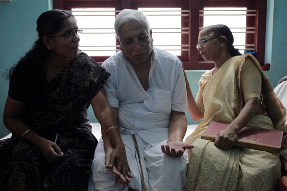 Radha Upsarna, right, a palliative care volunteer, making a home visit in Kerala, India. Image by Atish Patel. India, 2016. Media file: india.jpg