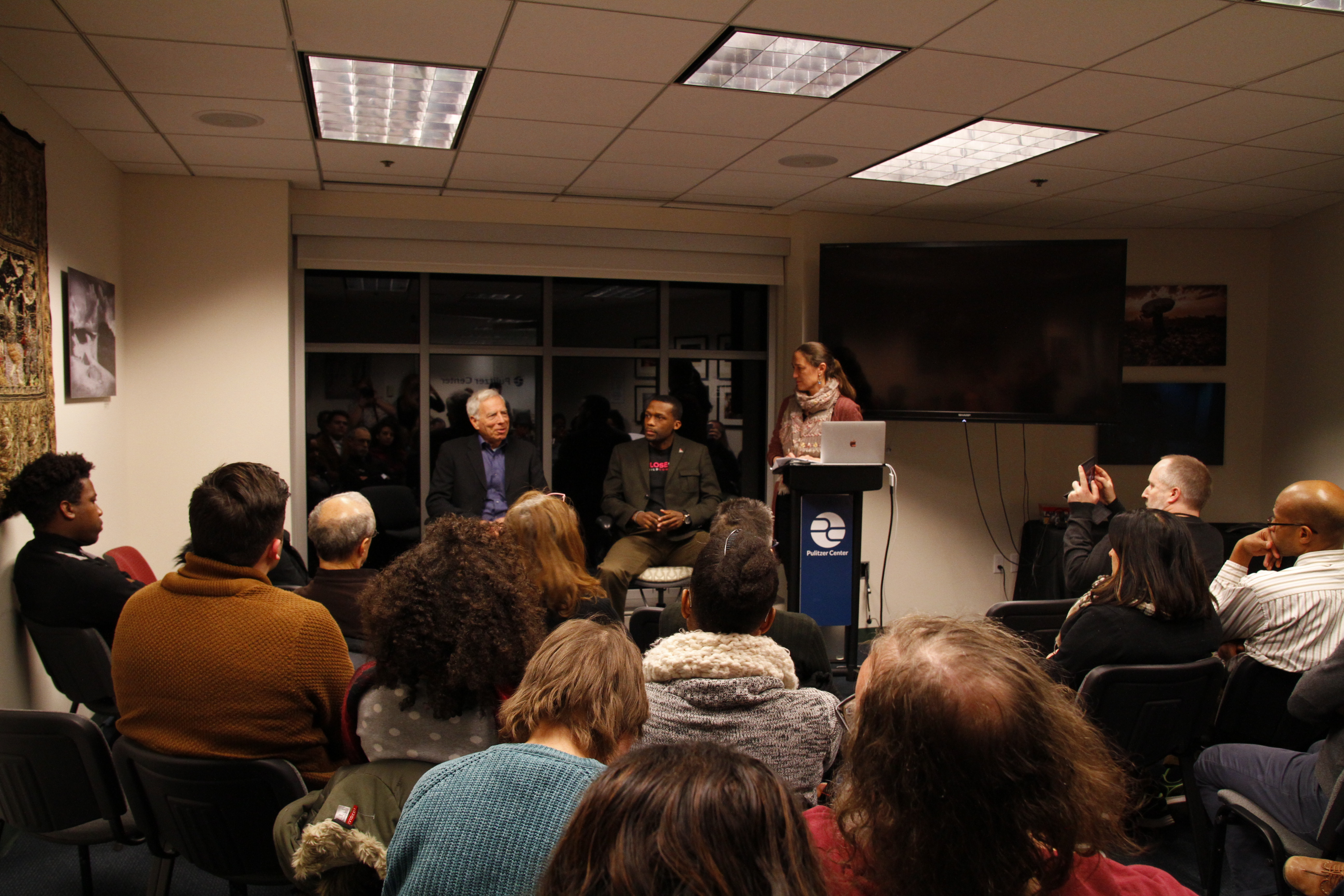Pulitzer Center managing director, Nathalie Applewhite, led a discussion with filmmaker Marc Levin and former Rikers inmate Johnny Perez. Image by Alyssa Sperrazza. United States, 2018. Pulitzer Center managing director Nathalie Applewhite led a discussion with filmmaker Marc Levin and former Rikers inmate Johnny Perez. Image by Alyssa Sperrazza. United States, 2018.