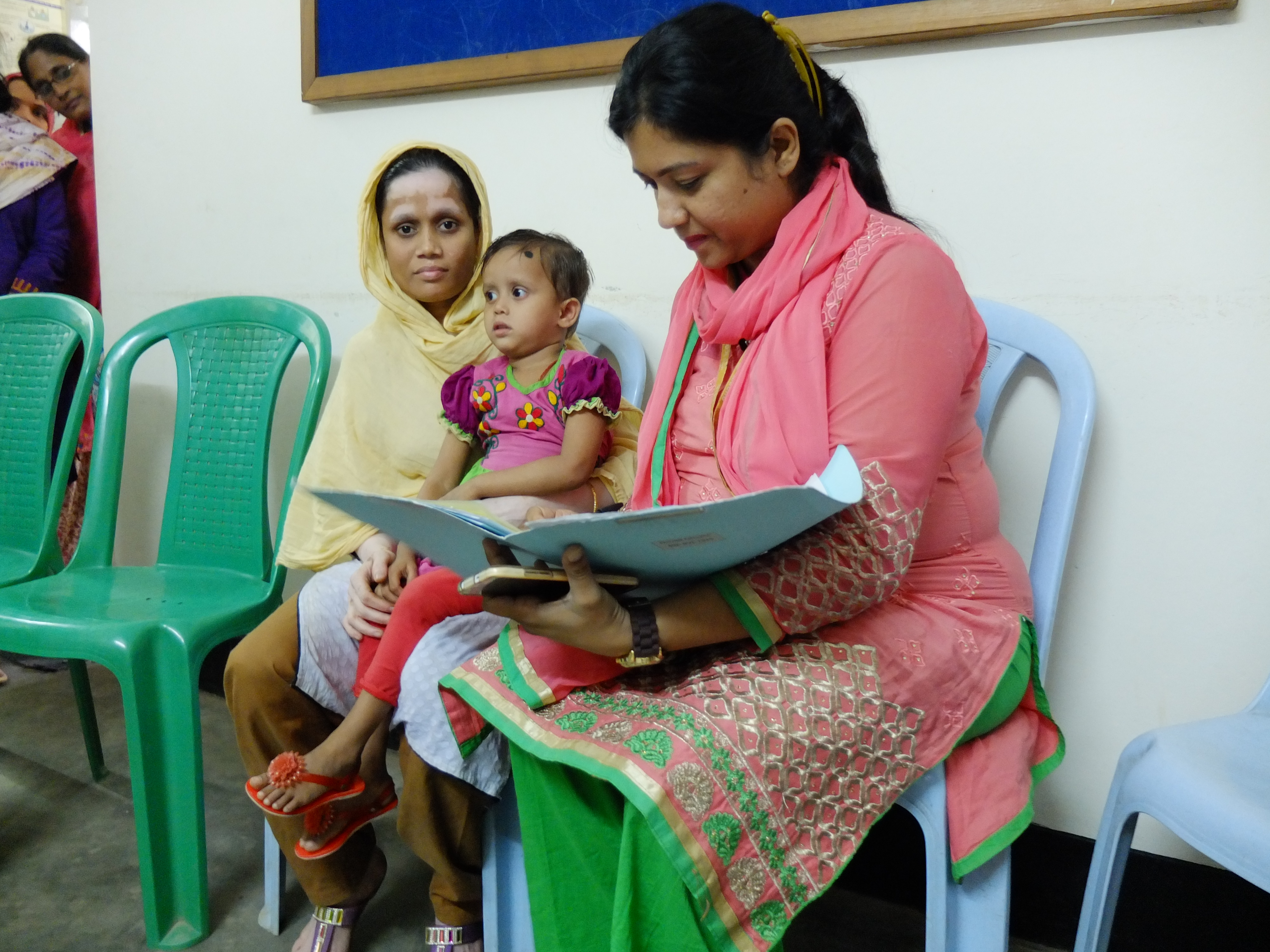 Waiting for answers in Bangladesh. Image by Carina Storrs. Bangladesh, 2016. Media file: alifa_mom.jpg