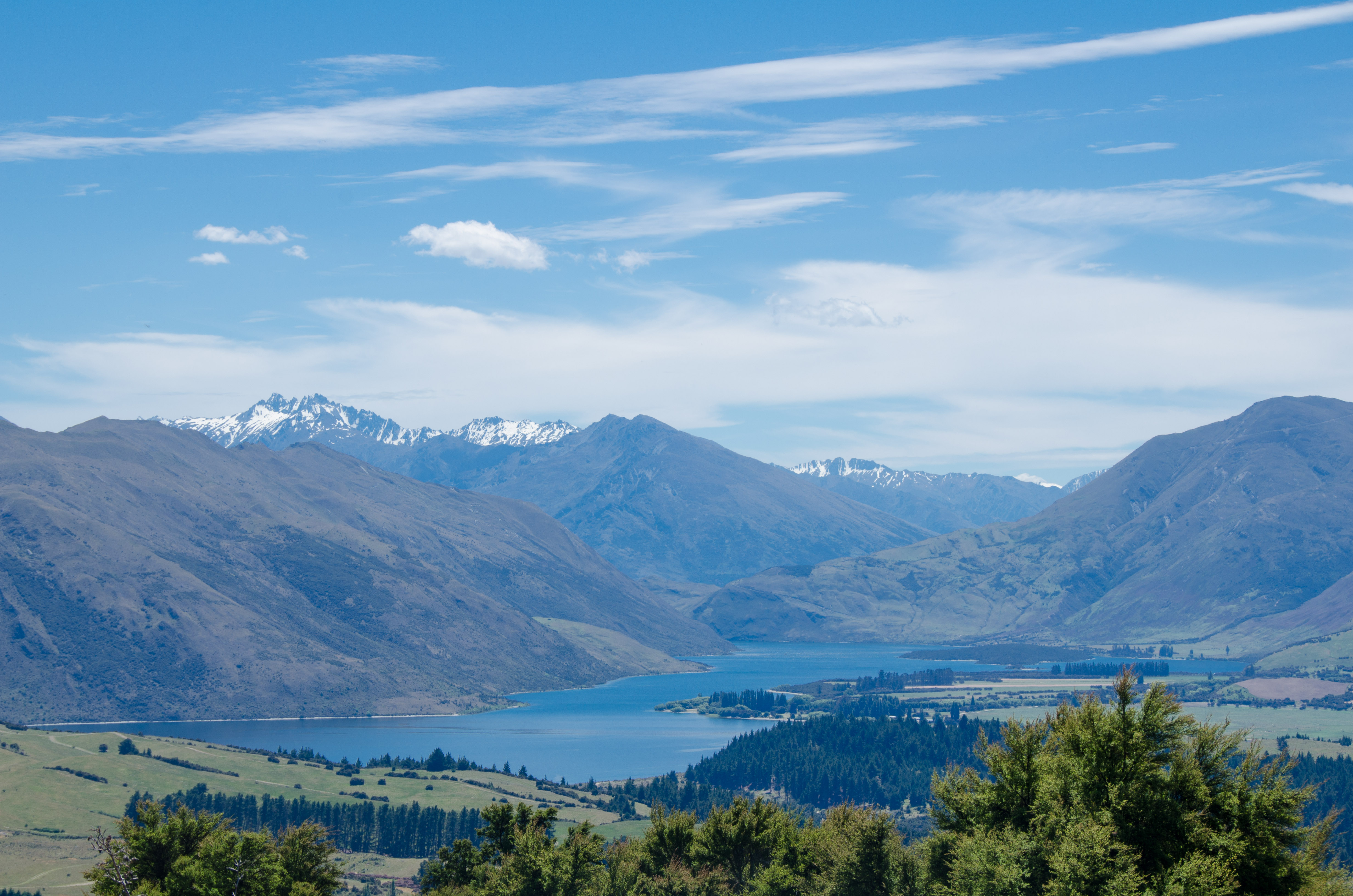Lake Wanaka. Image by Sandra Vallaur (CC BY 2.0). New Zealand, 2013. Media file: 33432162416_eca756735f_o.jpg