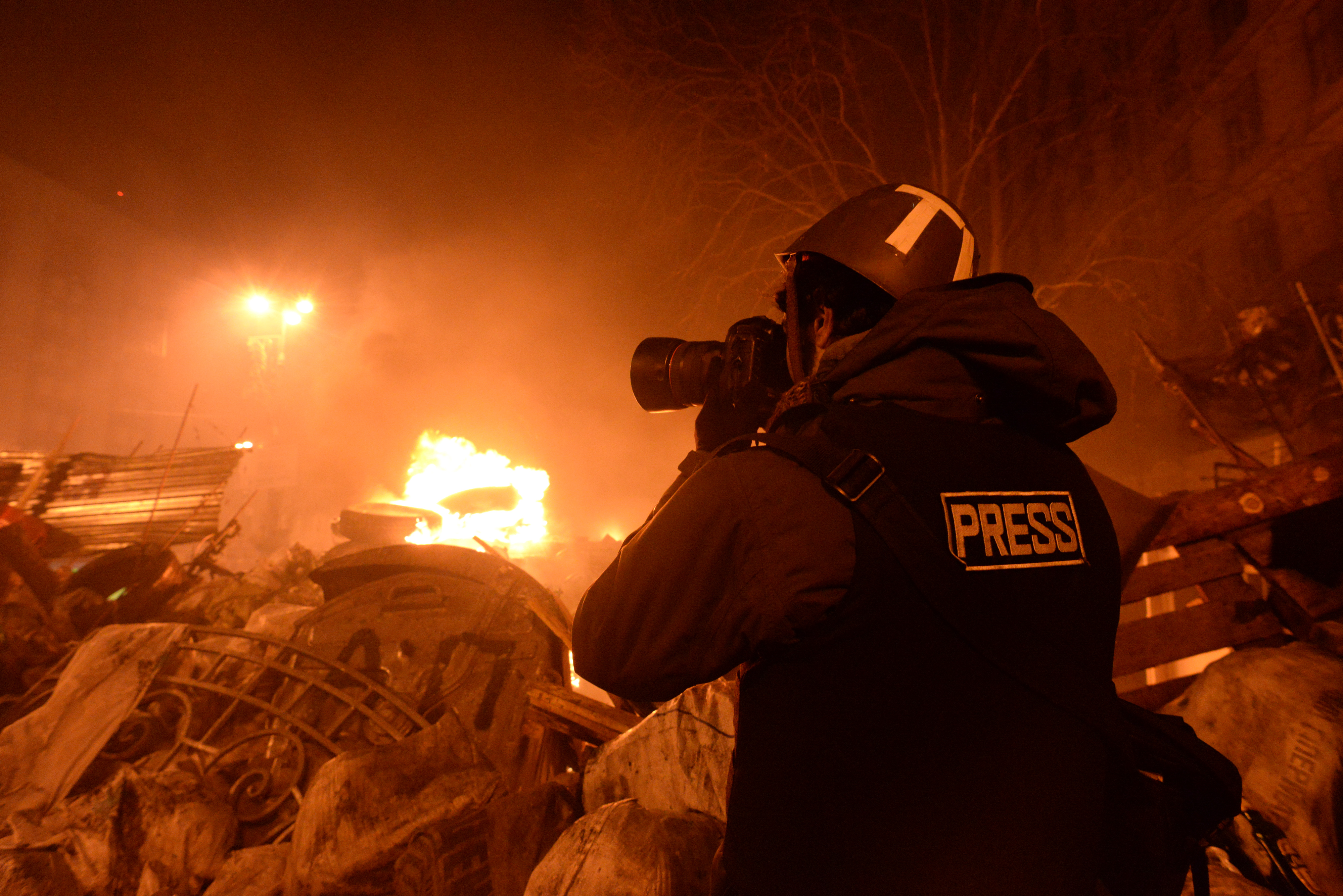 Pulitzer Center and dozens of other journalism groups urge Kerry to protect U.S. journalists working abroad. Image Courtesy of Mstyslav Chernov , Creative Commons. Ukraine, 2014. Media file: journalist_abroad.jpg
