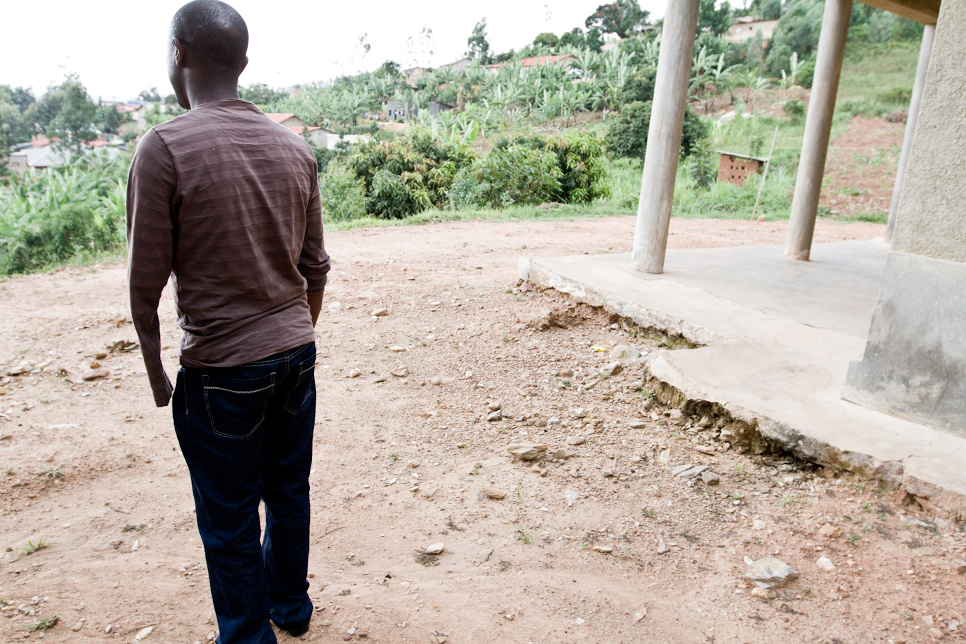 Dassan lost his forearms during the 1994 genocide. Image by Tomaso Clavarino. Rwanda, 2014. Media file: dassan-1.jpg