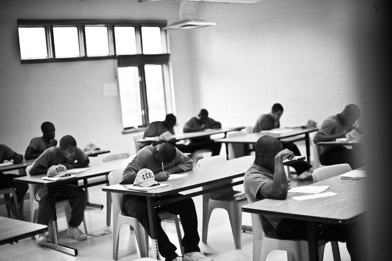 Inmate participants attend an 18-week program at the Cook County Sheriff’s Boot Camp in Chicago. Education is part of this program. Image by Carlos Javier Ortiz. United States, 2010. Media file: ortiz10_wawg-nr-444.jpg