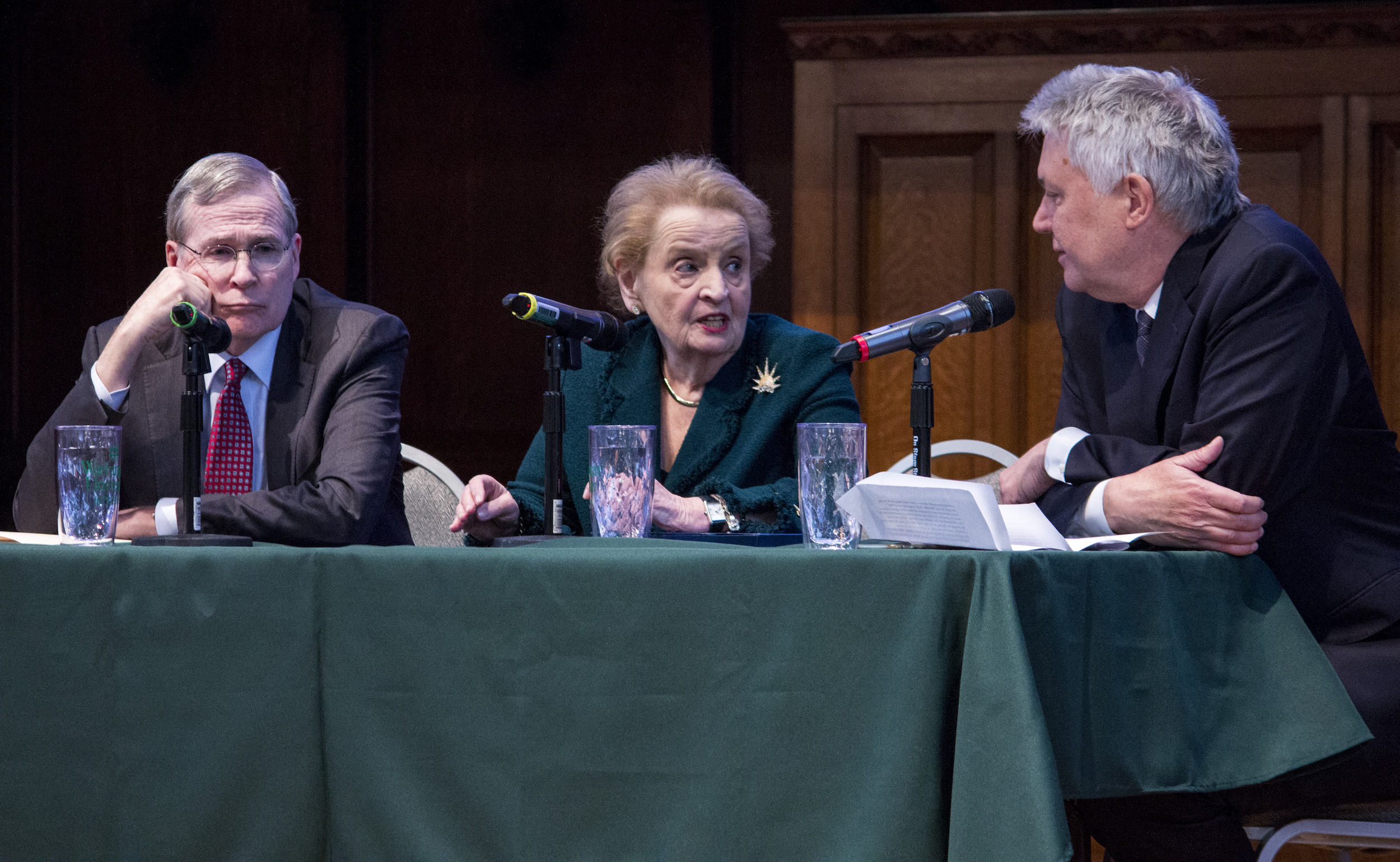 Jon Sawyer moderates a discussion between Madeleine Albright and Stephen Hadley surrounding the Middle East strategy at Washington University in St. Louis. Image by Lauren Shepherd, United States, 2017. Jon Sawyer moderates a discussion between Madeleine Albright and Stephen Hadley surrounding the Middle East strategy at Washington University in St. Louis. Image by Lauren Shepherd, United States, 2017.