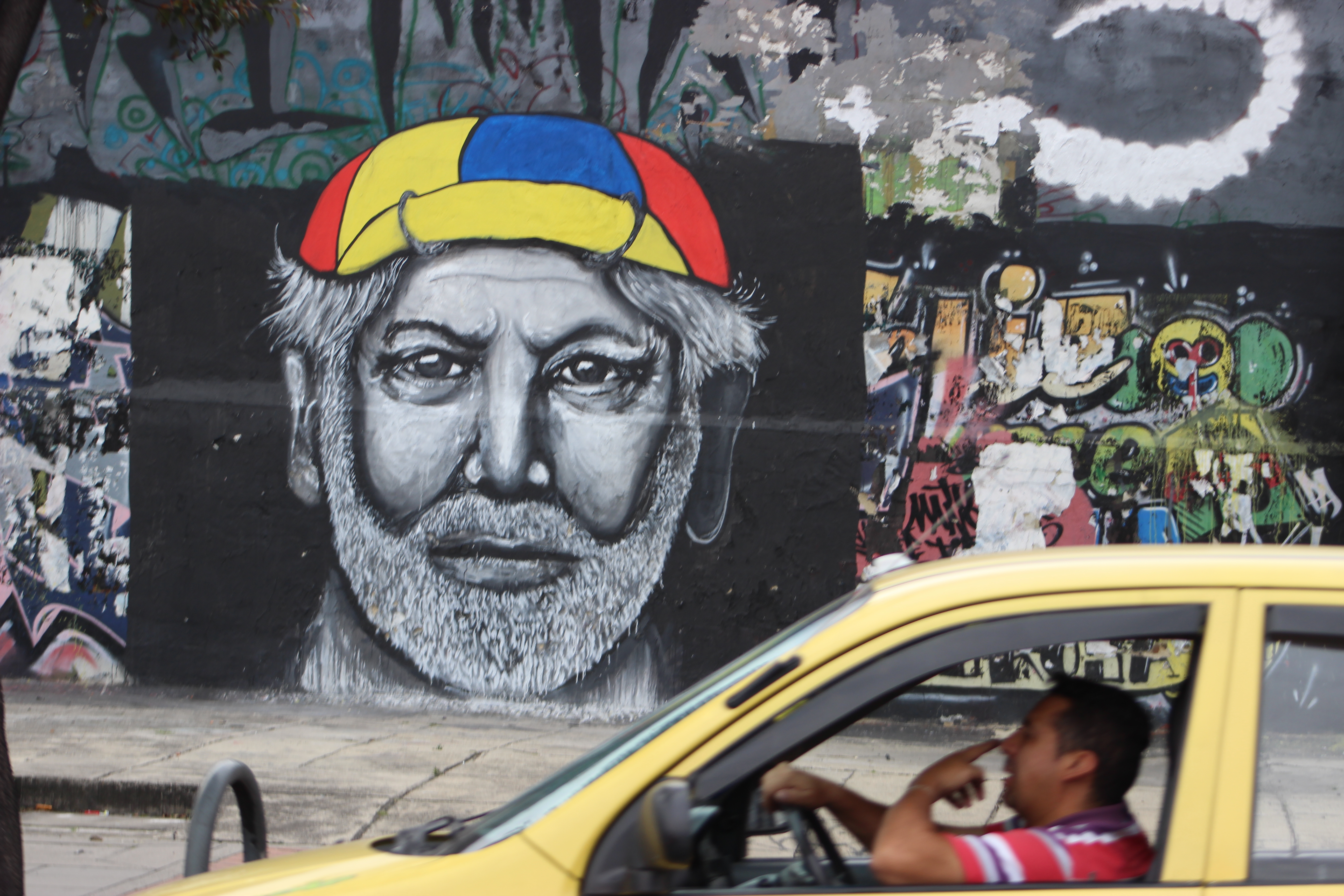 Cubans health professionals have settled in the working-class Kennedy neighborhood of Bogotá. Many of them are working as taxi drivers or are employed illegally because they do not have a legal status in the country. Image by José A. Iglesias. Cuba, 2017. Cubans health professionals have settled in the working-class Kennedy neighborhood of Bogotá. Many of them are working as taxi drivers or are employed illegally because they do not have a legal status in the country. Image by José A. Iglesias. Cuba, 2017.