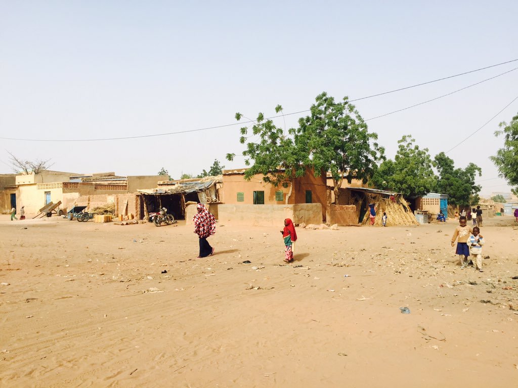 A street in the neighborhood of Kara Kara, the epicenter of Zinder's gang life. Image by Jillian Keenan. Niger 2015. Media file: cwr05j_uyaaeqm9.jpg-large.jpg