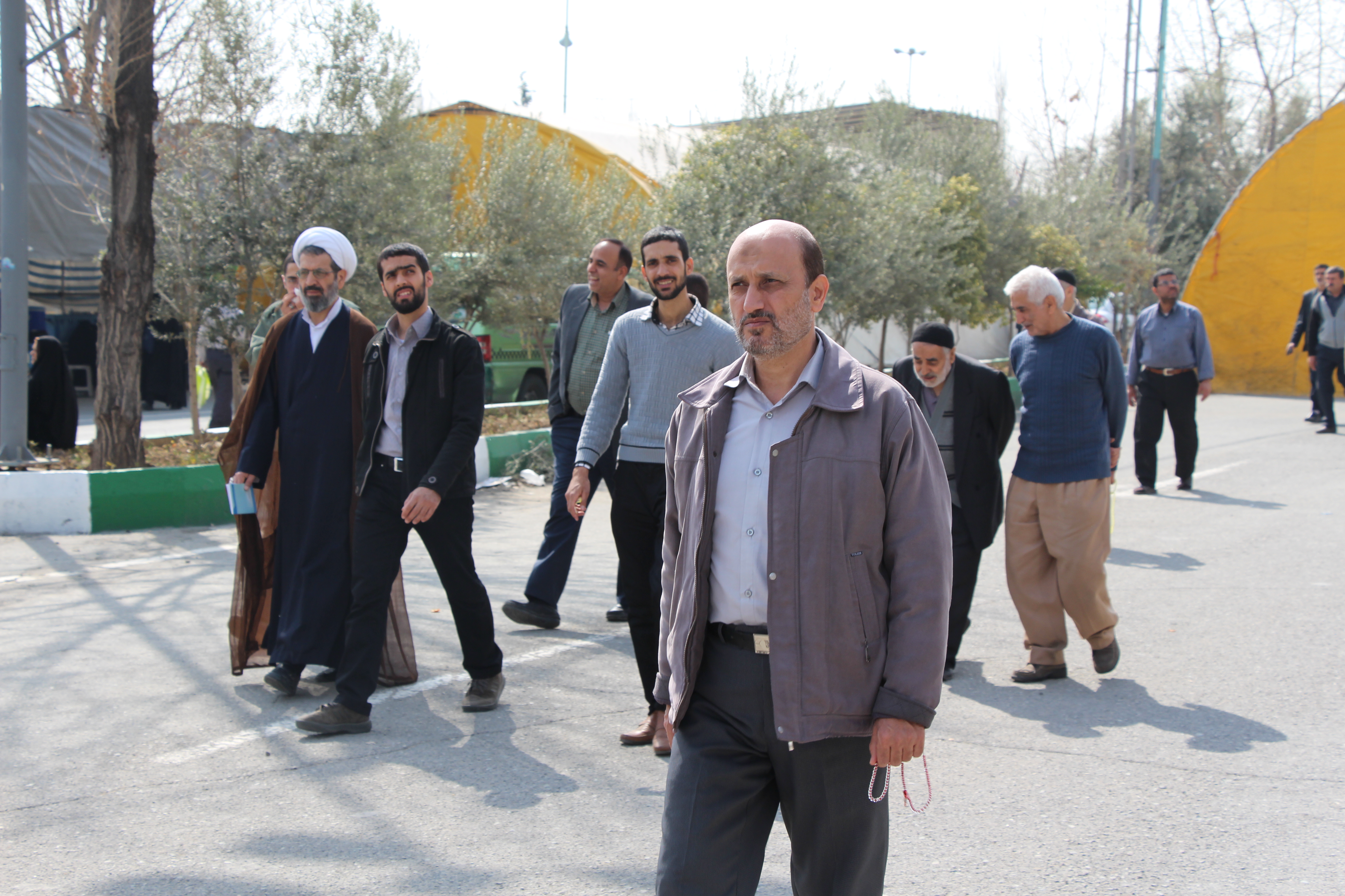 Following the Iran nuclear deal, international sanctions against Iran are being rolled back, but foreigners are still hesitant to invest in the country. Image by Reese Erlich. Iran, 2016. Media file: conservatives.jpg