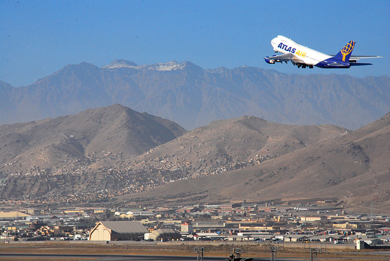 A World Atlas Boeing 747 aircraft takes off from Kabul international Airport. Image courtesy of Wikimedia Commons, 2010. Media file: 800px-atlas_air_flying_off_from_kabul_airport_in_2010.jpg