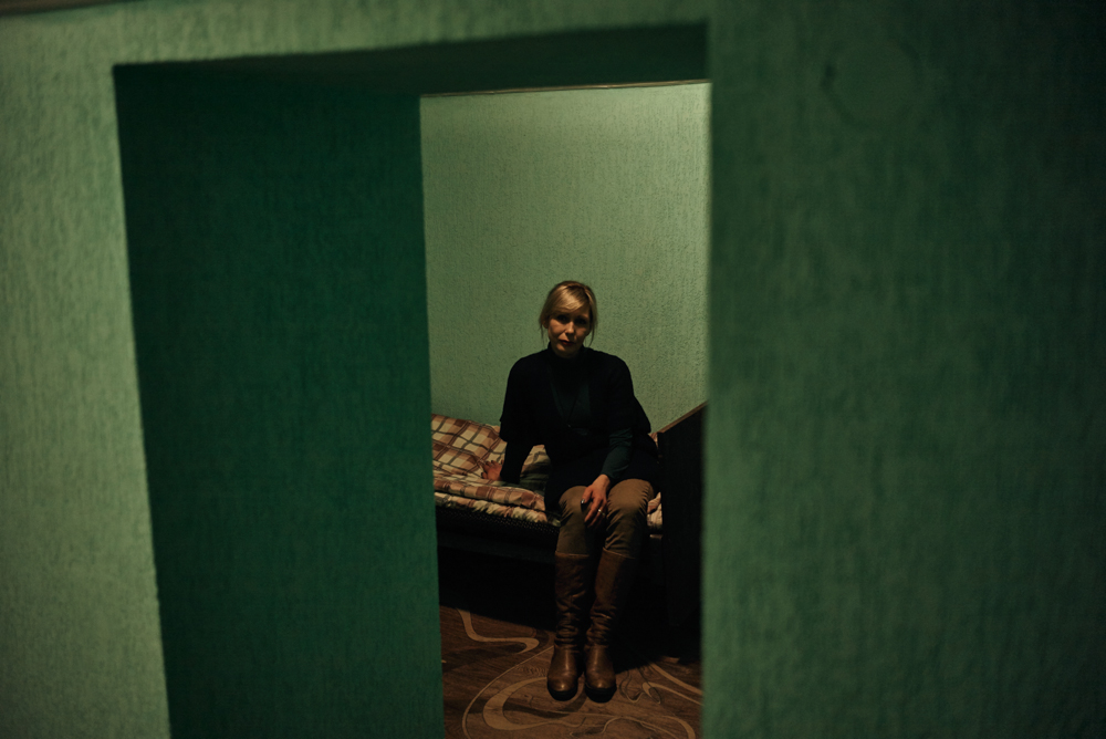 Ukrainian AIDS activist Olga Palamarchuk was displaced from her home city of Donetsk and resettled in Odessa. Photo by Misha Friedman. Ukraine, 2016.