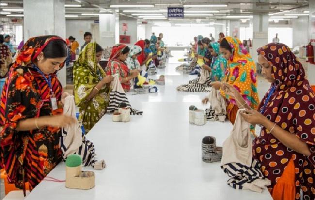 Media file: garment_workers.jpg