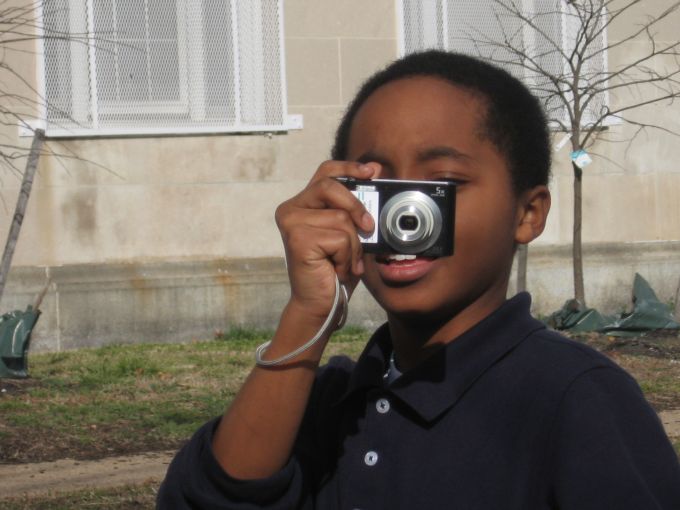 A student from Eliot-Hine Middle School in Washington, D.C. practices photography skills. Image by Evey Wilson. United States, 2017.