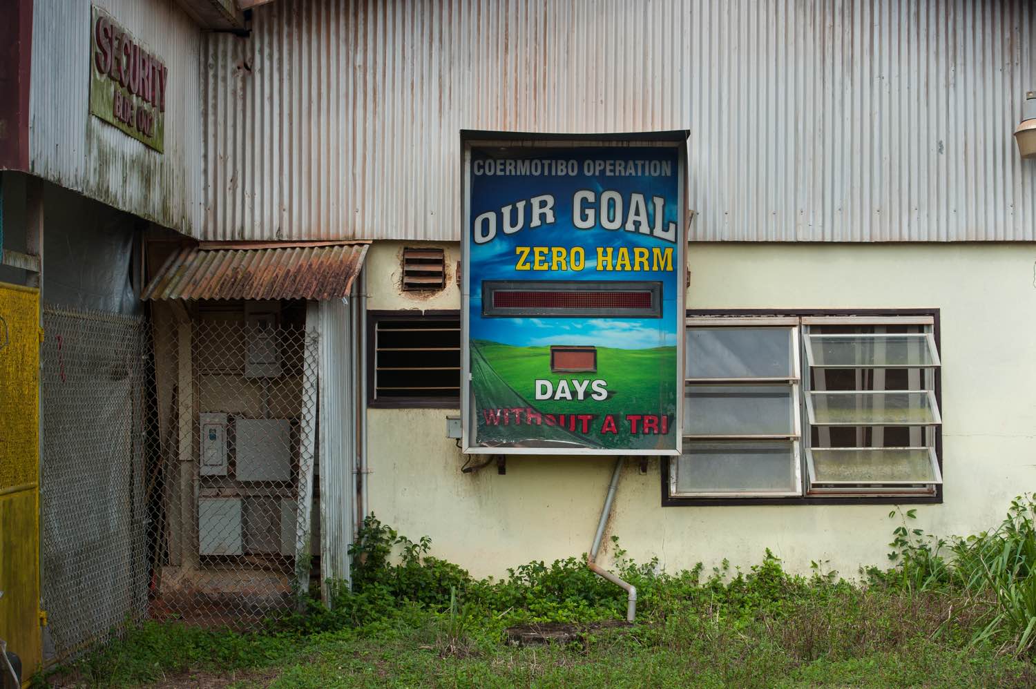 "Zero Harm" was the goal at Alcoa's closed Coermotibo Operation near Moengo. Image by Stephanie Strasburg. Suriname, 2017. "Zero Harm" was the goal at Alcoa's closed Coermotibo Operation near Moengo. Image by Stephanie Strasburg. Suriname, 2017.