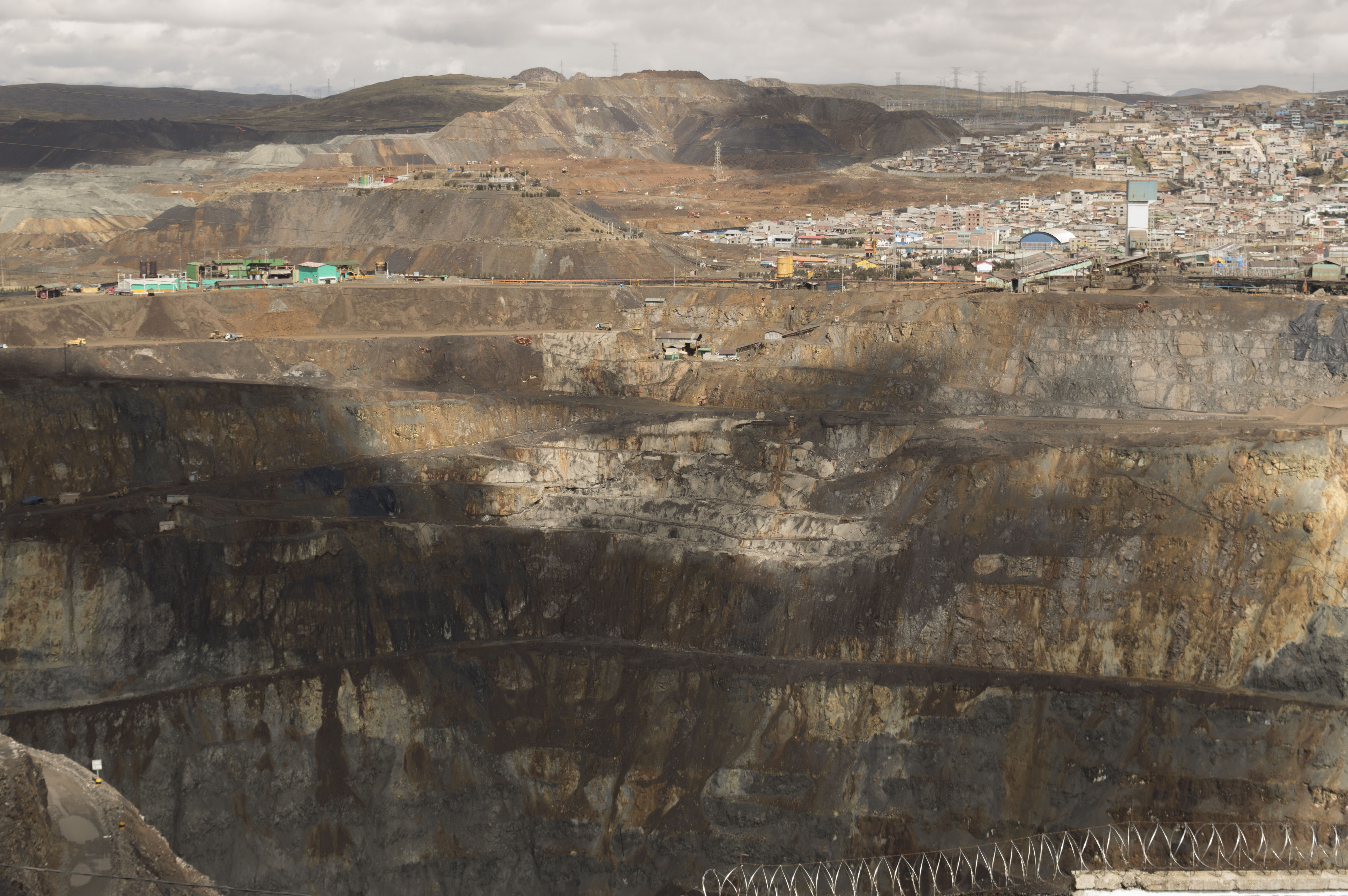 Zinc, which is the top metal mined at Cerro de Pasco and among the top five consumed worldwide, is the main ingredient of every American penny. Volcan sold US$399.6 million in 2016 — the bulk its total metal sales stayed in Peru (48%), which reported US$1.4 billion in zinc exports through 2016. The rest of Volcan's 2016 zinc output was exported to South Korea (19%), China (14%), Canada (6%) and the US (5%), according to Volcan's annual report. Image by Ricardo Martínez. Peru, 2018. Zinc, which is the top metal mined at Cerro de Pasco and among the top five consumed worldwide, is the main ingredient of every American penny. Volcan sold US$399.6 million in 2016 — the bulk its total metal sales stayed in Peru (48%), which reported US$1.4 billion in zinc exports through 2016. The rest of Volcan's 2016 zinc output was exported to South Korea (19%), China (14%), Canada (6%) and the US (5%), according to Volcan's annual report. Image by Ricardo Martínez. Peru, 2018.