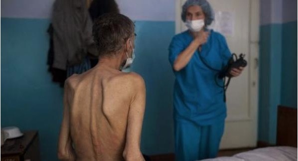 After the fall of the Soviet Union, Moldova’s health system struggled to cope and the country became vulnerable to a growing tuberculosis crisis. Image by David Rochkind, Moldova, 2010.