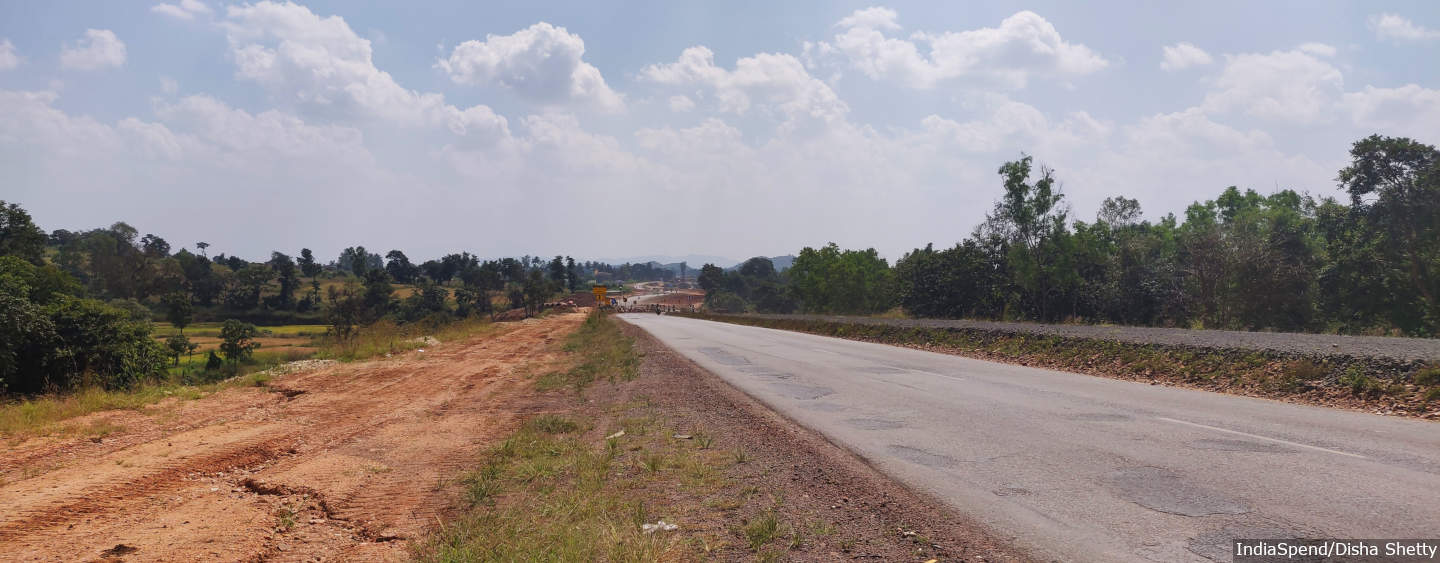 National Highway (NH)-4A connects Belgaum district in Karnataka in the east to Goa in the west. Pictured above is the four-lane section starting in Belgaum. The brown strip on the side had trees that were cleared for the widening. Image by Disha Shetty. India, undated. National Highway (NH)-4A connects Belgaum district in Karnataka in the east to Goa in the west. Pictured above is the four-lane section starting in Belgaum. The brown strip on the side had trees that were cleared for the widening. Image by Disha Shetty. India, undated.