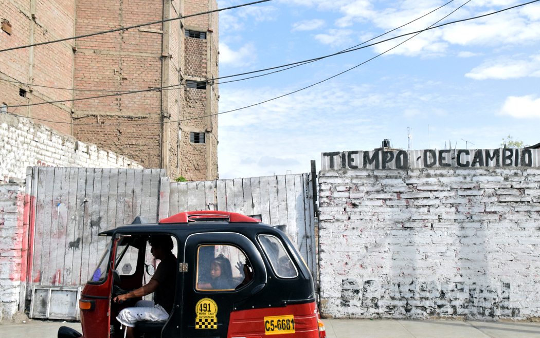 A taxi passes through the streets of Cañete—a province about two hours south of the city of Lima. Image by Anna Spoerre. Peru, 2016. Media file: dsc_0310_copy.jpg