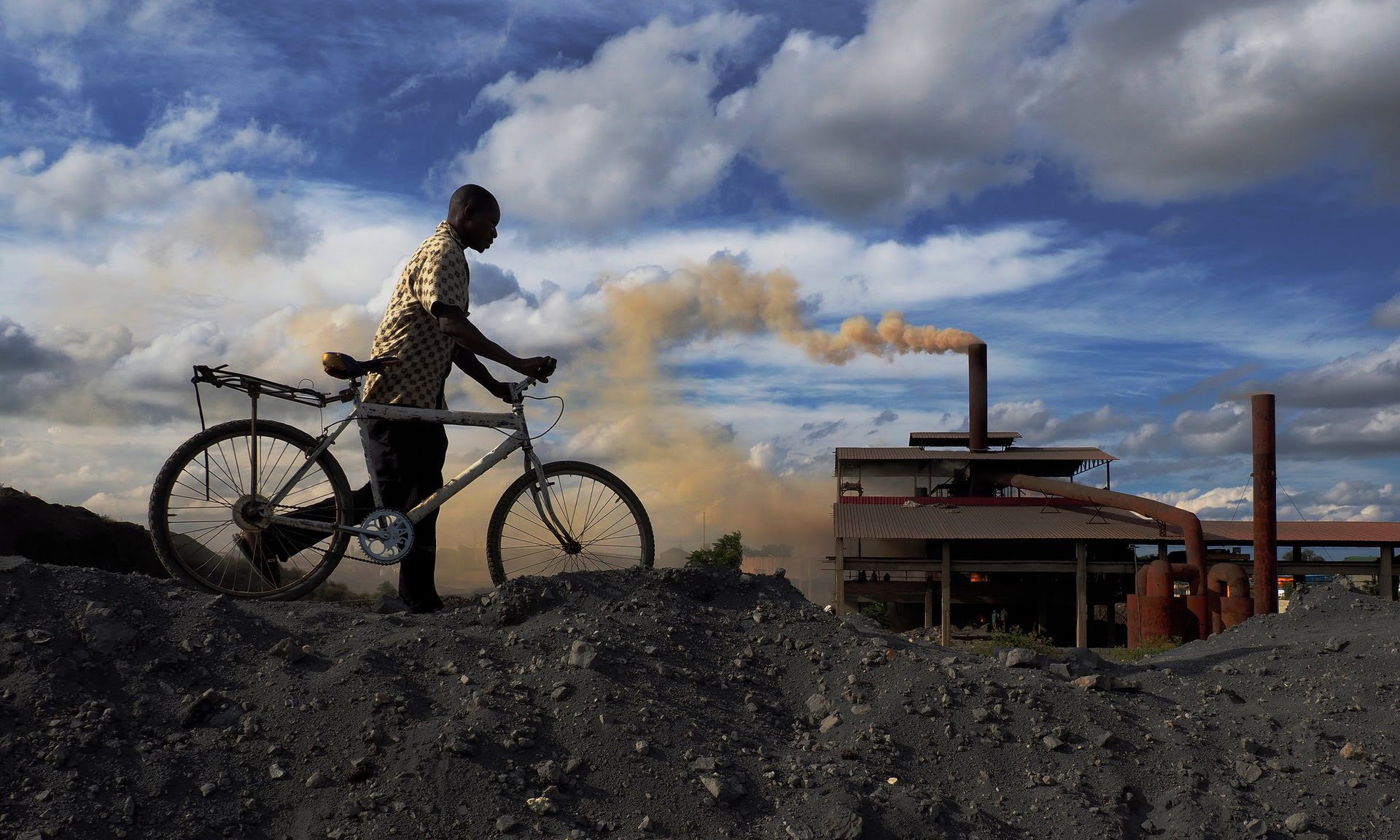 Lead levels in Kabwe are as much as 100 times recommended safety levels. Image by Larry C. Price. Zambia, 2017. Lead levels in Kabwe are as much as 100 times recommended safety levels. Image by Larry C. Price. Zambia, 2017.