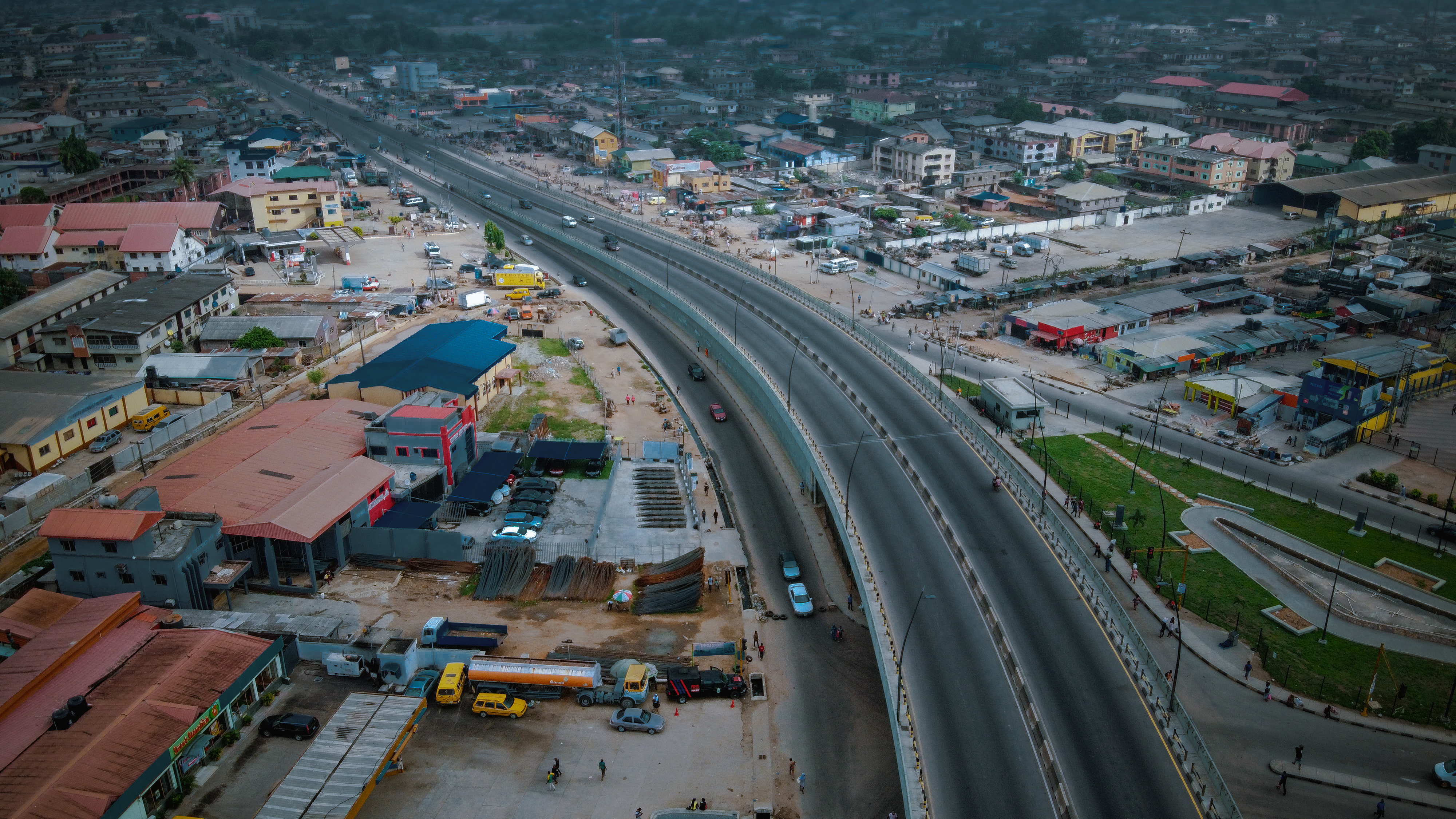 Aerial view of isolated area during the COVID-19 pandemic in Lagos. Image by Kehinde Temitope Odutayo / Shutterstock.com. Nigeria, 2020. Aerial view of isolated area during the COVID-19 pandemic in Lagos. Image by Kehinde Temitope Odutayo / Shutterstock.com. Nigeria, 2020.