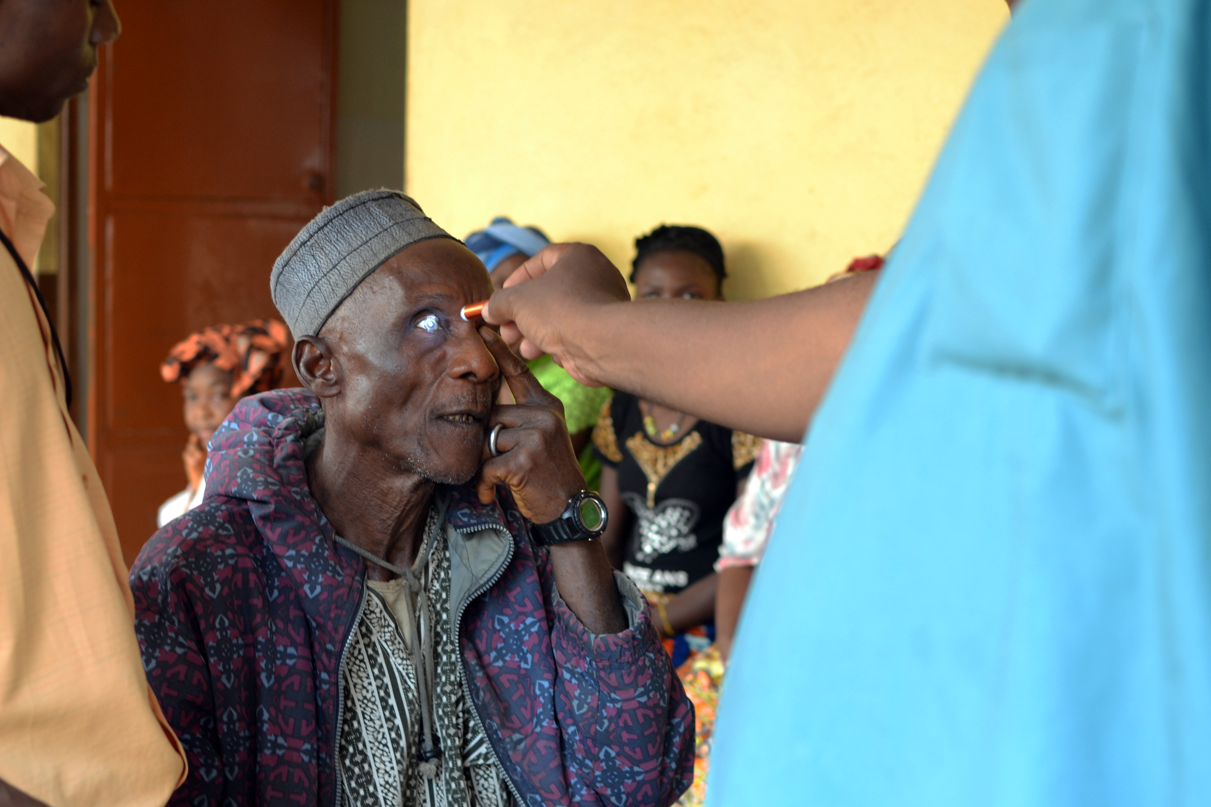 Eye examinations at Kissy Eye Hospital in Freetown. Image by Emily Baumgaertner. Sierra Leone, 2016. Media file: ejb_6_1.jpg