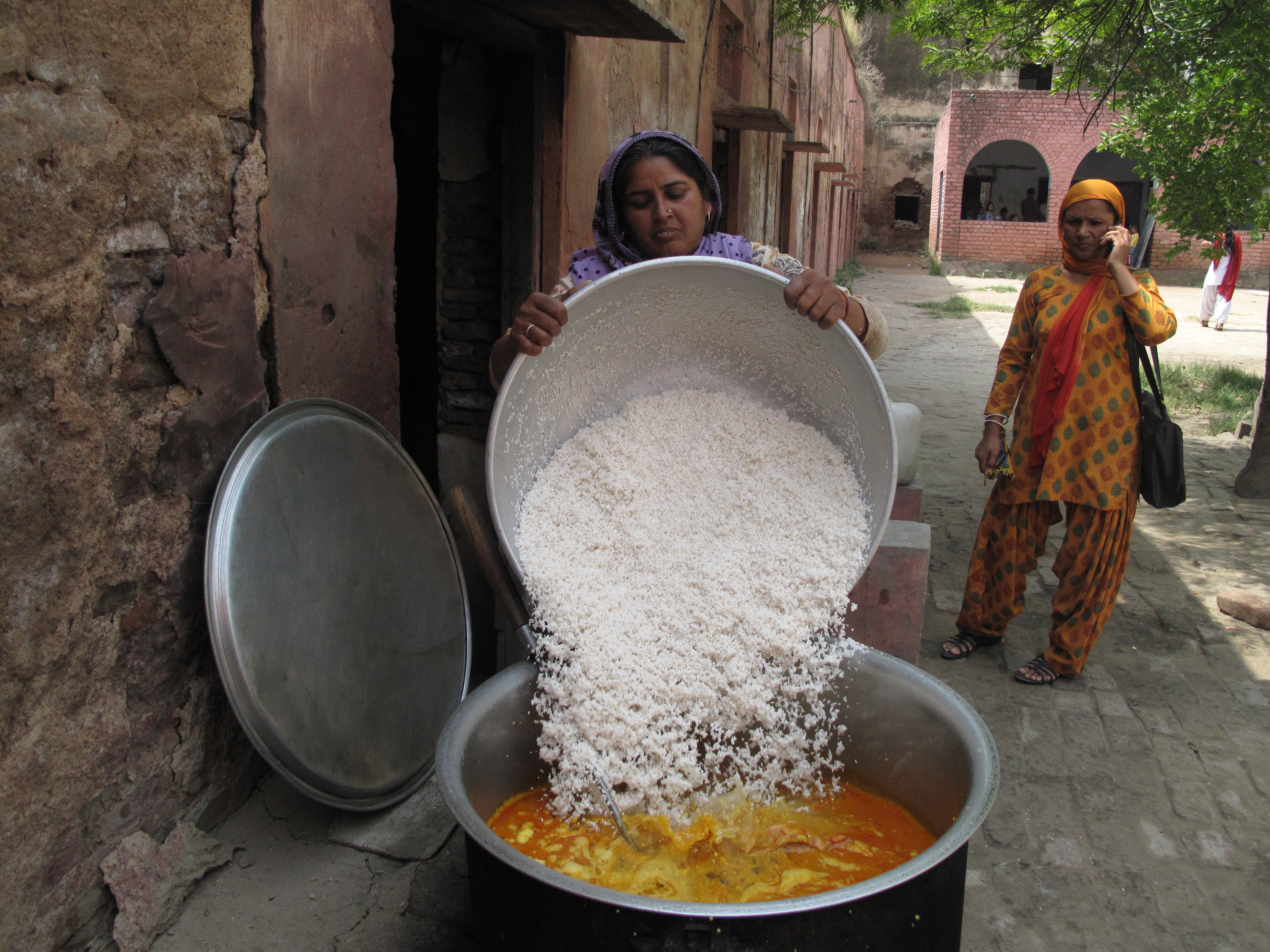 A Free Meal: India's School Lunch Program | Pulitzer Center