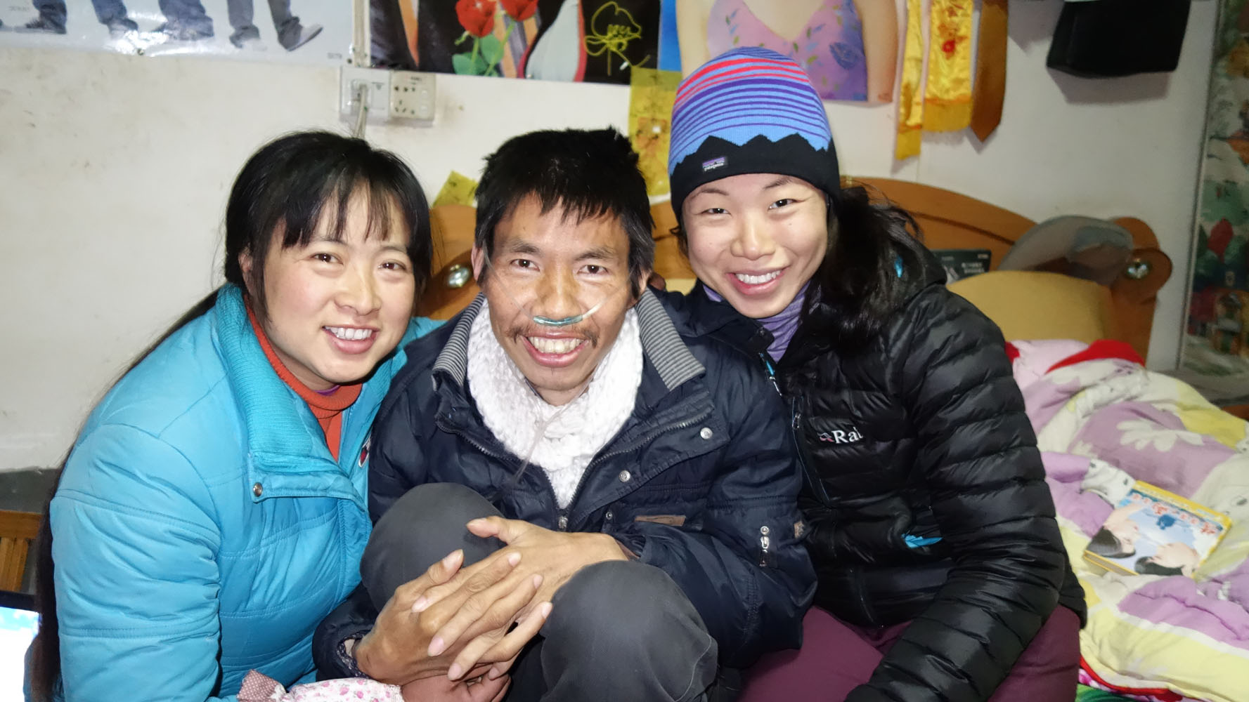 I hadn't prepared an obituary picture of Mr He, but I think he'd like to be remembered this way, being happy. He cherished every visit I made, writing about each time in his journal. Image by Tan Siok Siok. China.