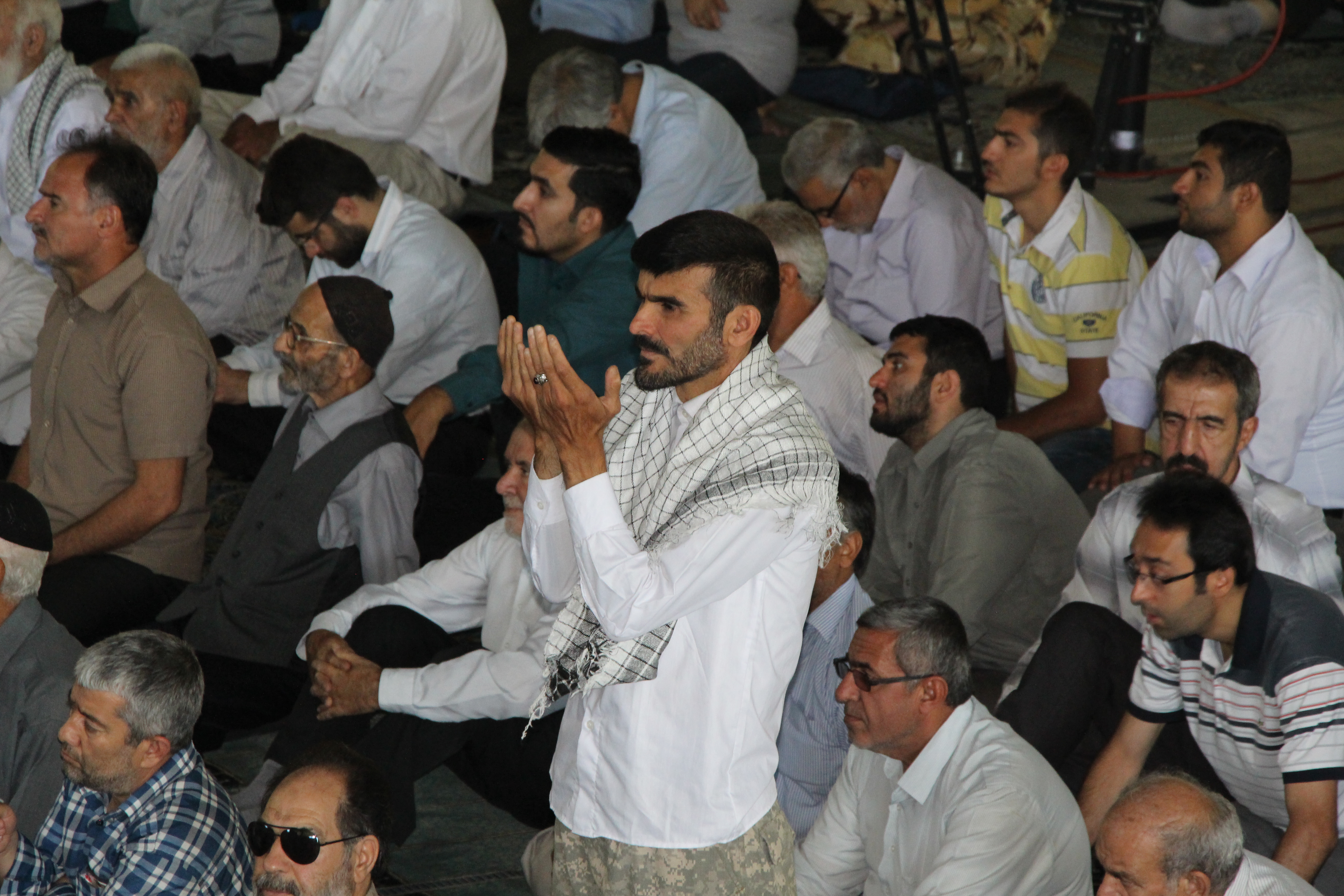 Participants in Friday Prayers in Tehran frequently chant "Death to America." Image by Reese Erlich. Iran, 2015. Media file: fri_prayers_1.jpg