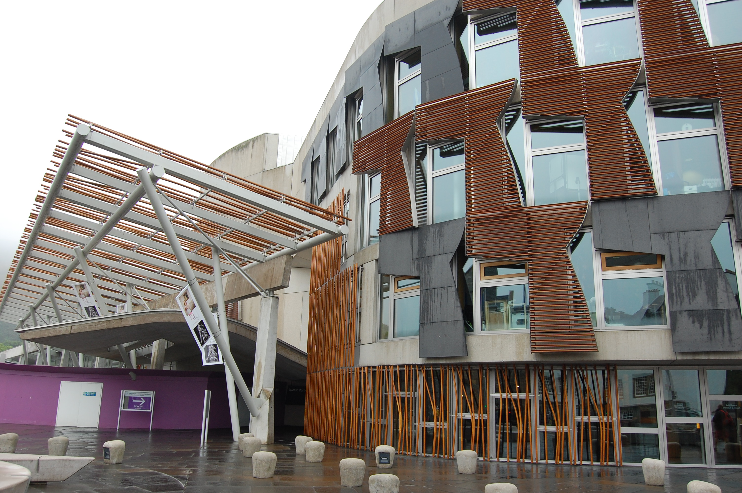 The new design of the Scottish Parliament in Edinburgh has been subject to fierce criticism and caused nearly as much controversy as the vote for independence. Image by Henry Molski. Scotland, 2013. Media file: dsc_0171.jpg