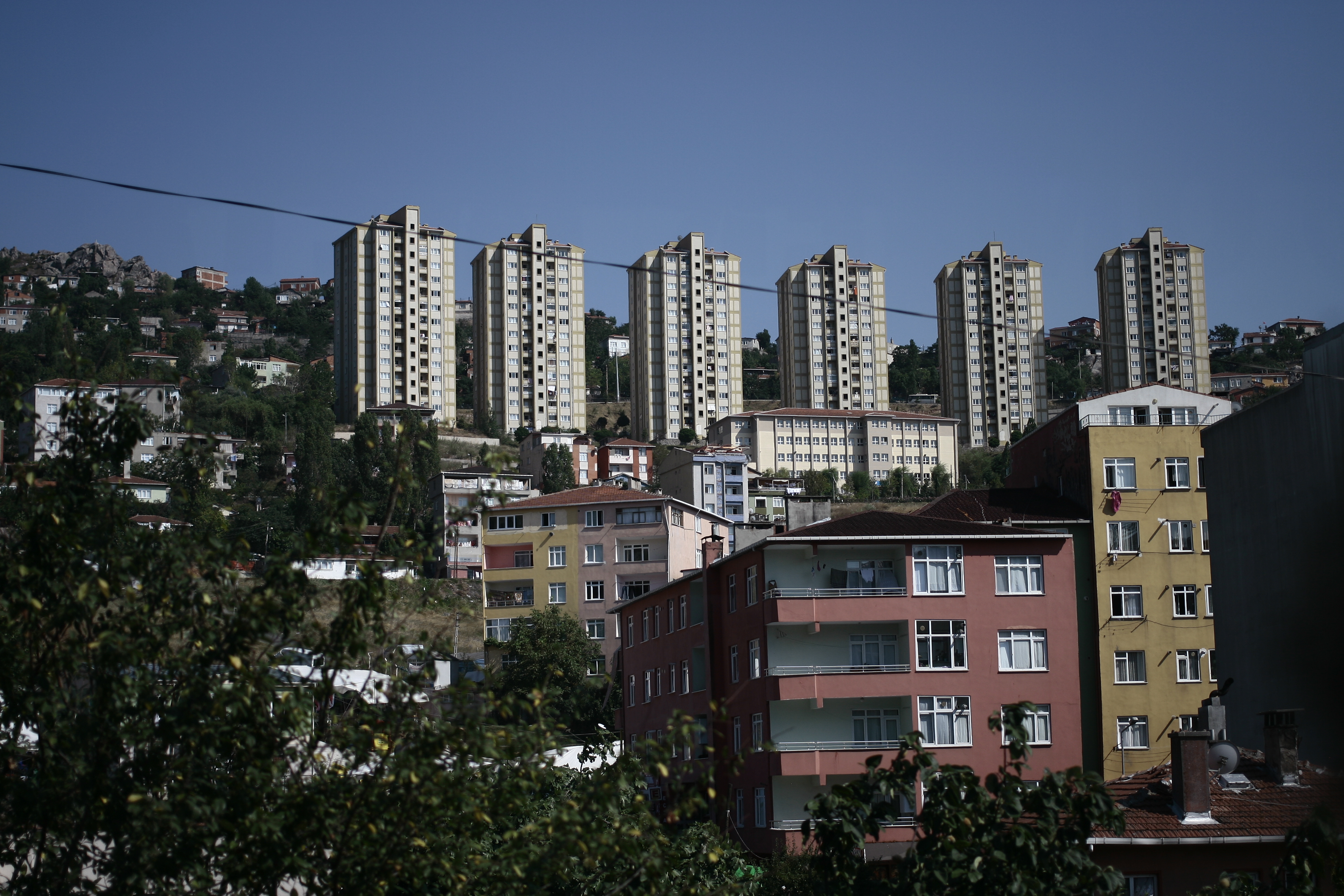 Old and new housing solutions exist side by side in Başıbüyük. Image by Paul Short. Turkey 2014.