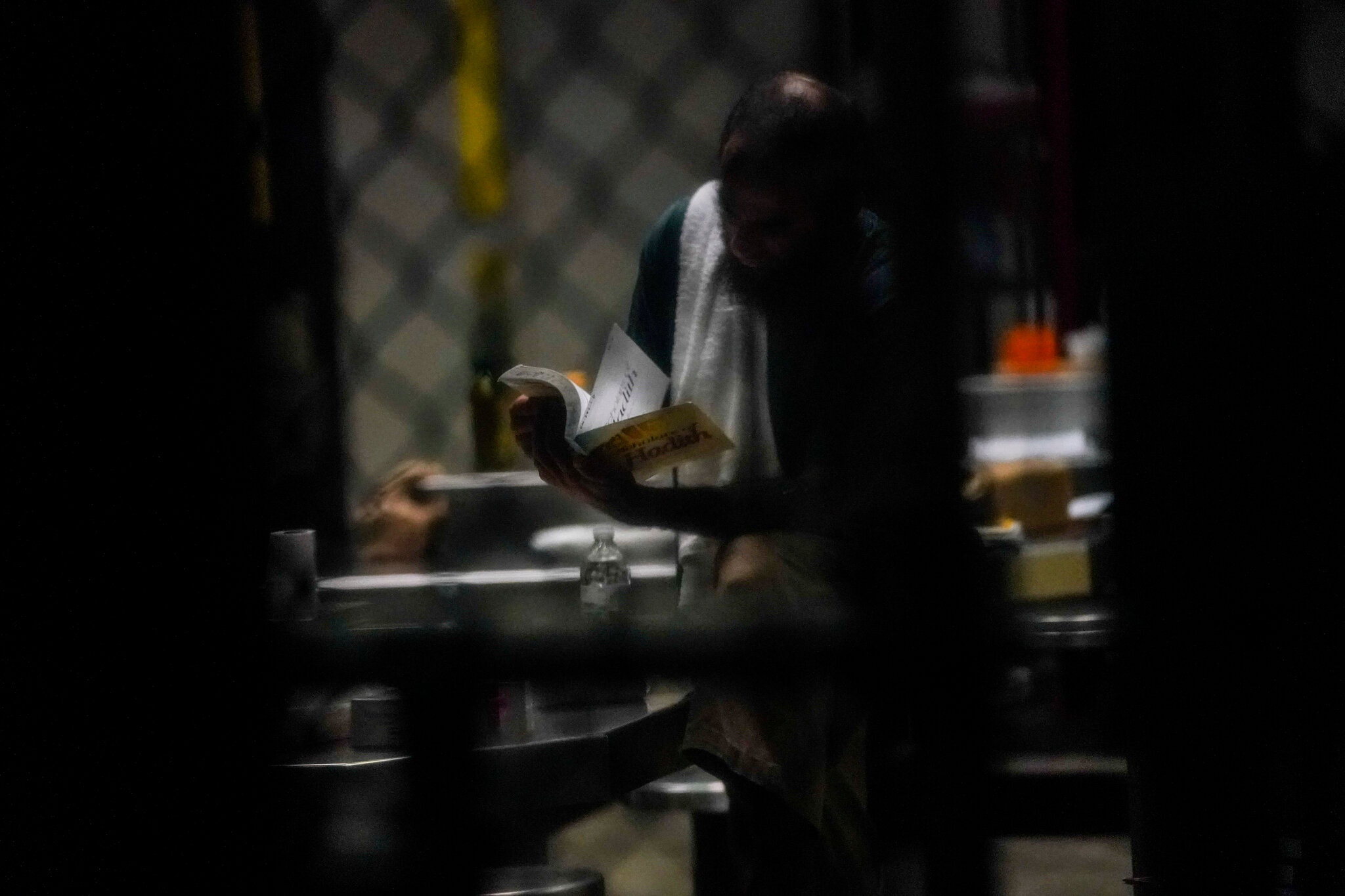 A detainee at Guantánamo Bay. The court’s decision may have implications for the 9/11 trial at Guantánamo. Image by Doug Mills/The New York Times. United States, undated. A detainee at Guantánamo Bay. The court’s decision may have implications for the 9/11 trial at Guantánamo. Image by Doug Mills/The New York Times. United States, undated.