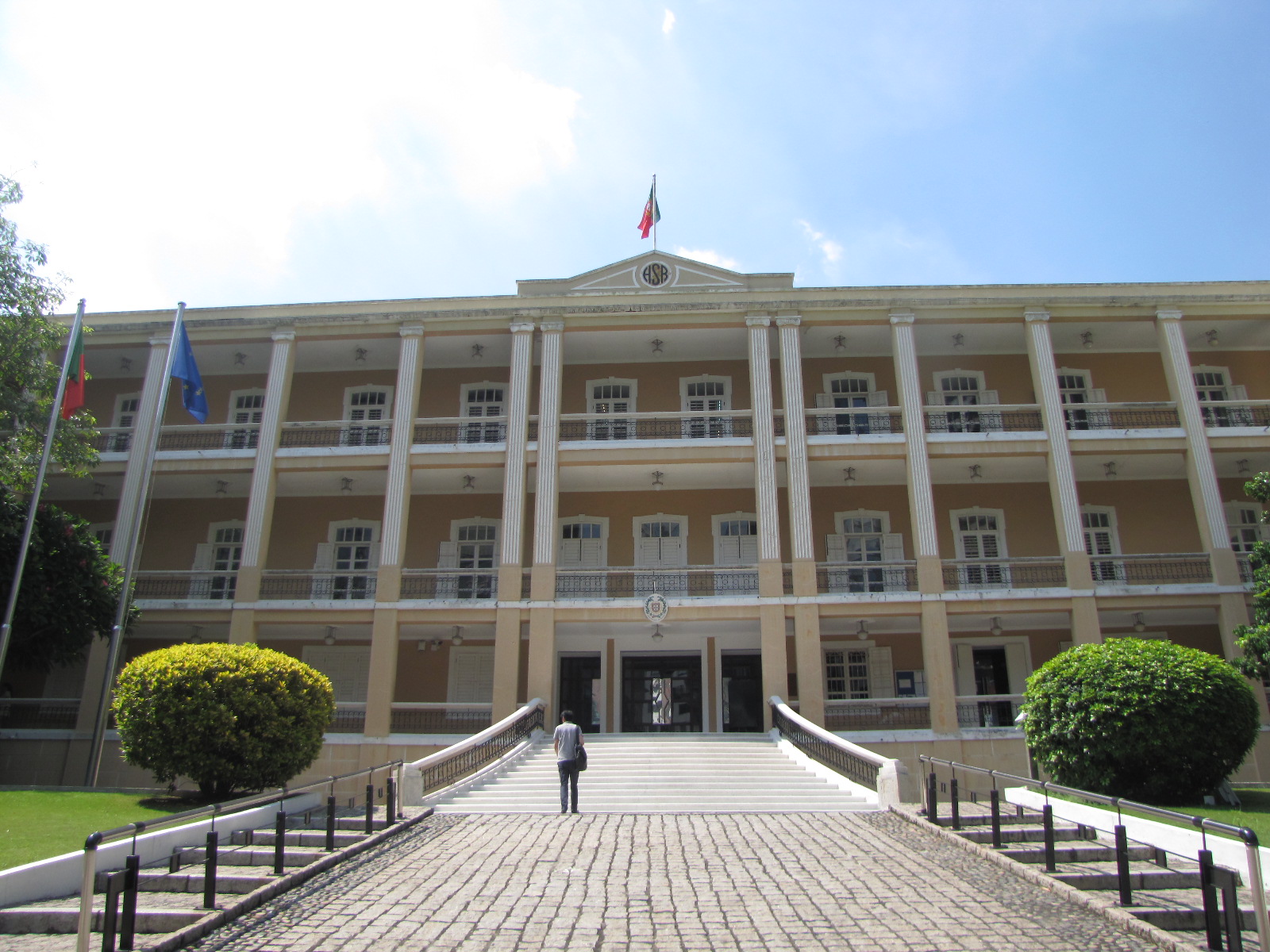 The Portuguese Consulate in Macau and Hong Kong, located near the historic center of Macau. Image by Bruno Beidacki. Macau, 2017. The Portuguese Consulate in Macau and Hong Kong, located near the historic center of Macau. Image by Bruno Beidacki. Macau, 2017.