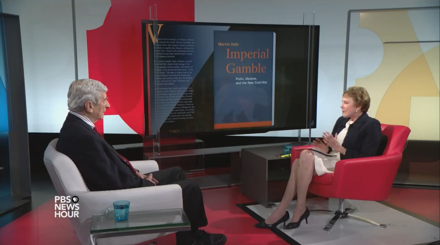 Margaret Warner interviews Marvin Kalb on his newest book, "Imperial Gamble: Putin, Ukraine and the New Cold War." Image courtesy of PBS NewsHour. Media file: screen_shot_2015-09-25_at_1.29.46_pm.png