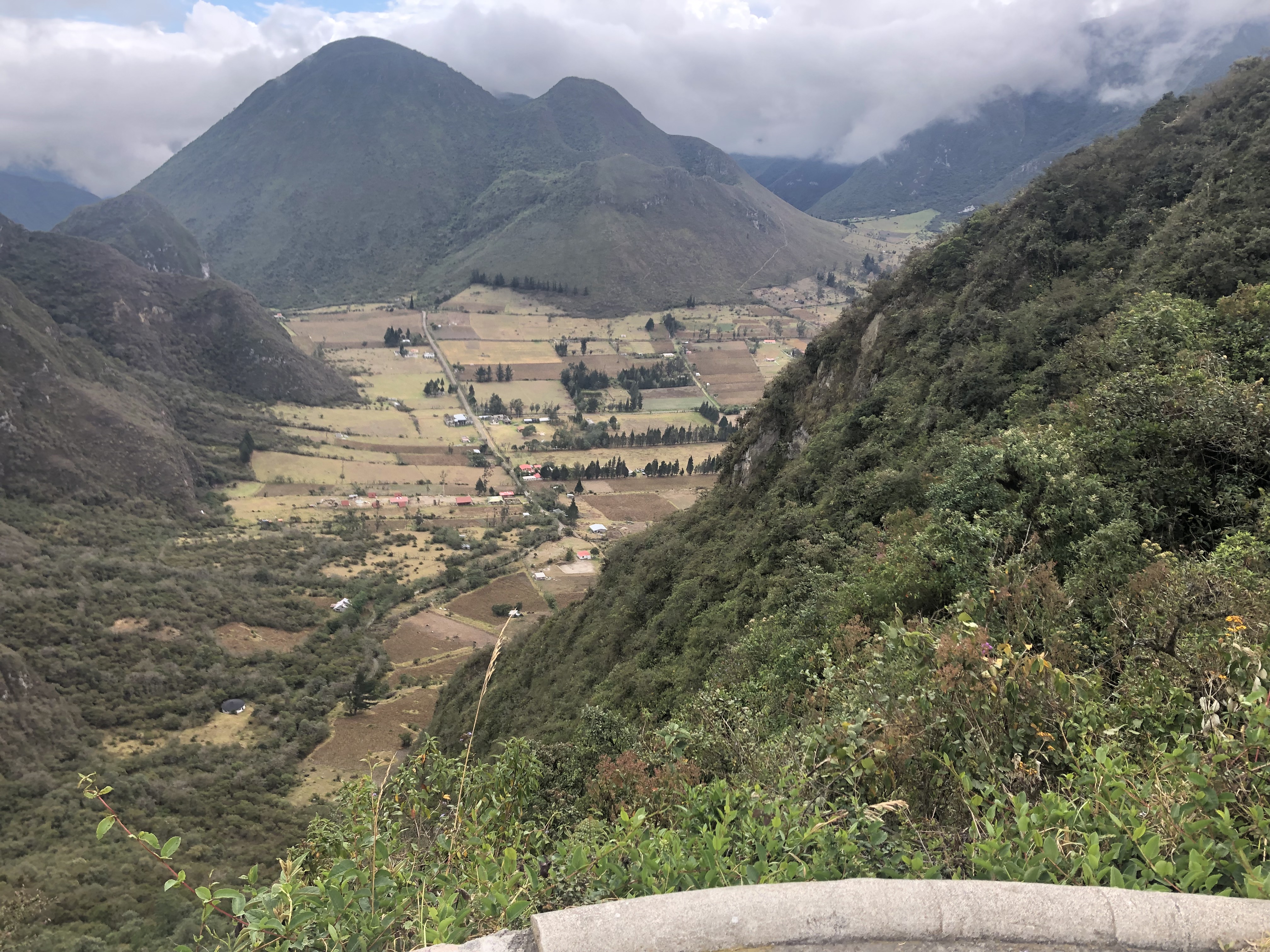 View of crater from Reserva Geobotanica Pulilahua. Image by Ayanna Dickinson. Ecuador, 2019. View of crater from Reserva Geobotanica Pulilahua. Image by Ayanna Dickinson. Ecuador, 2019.