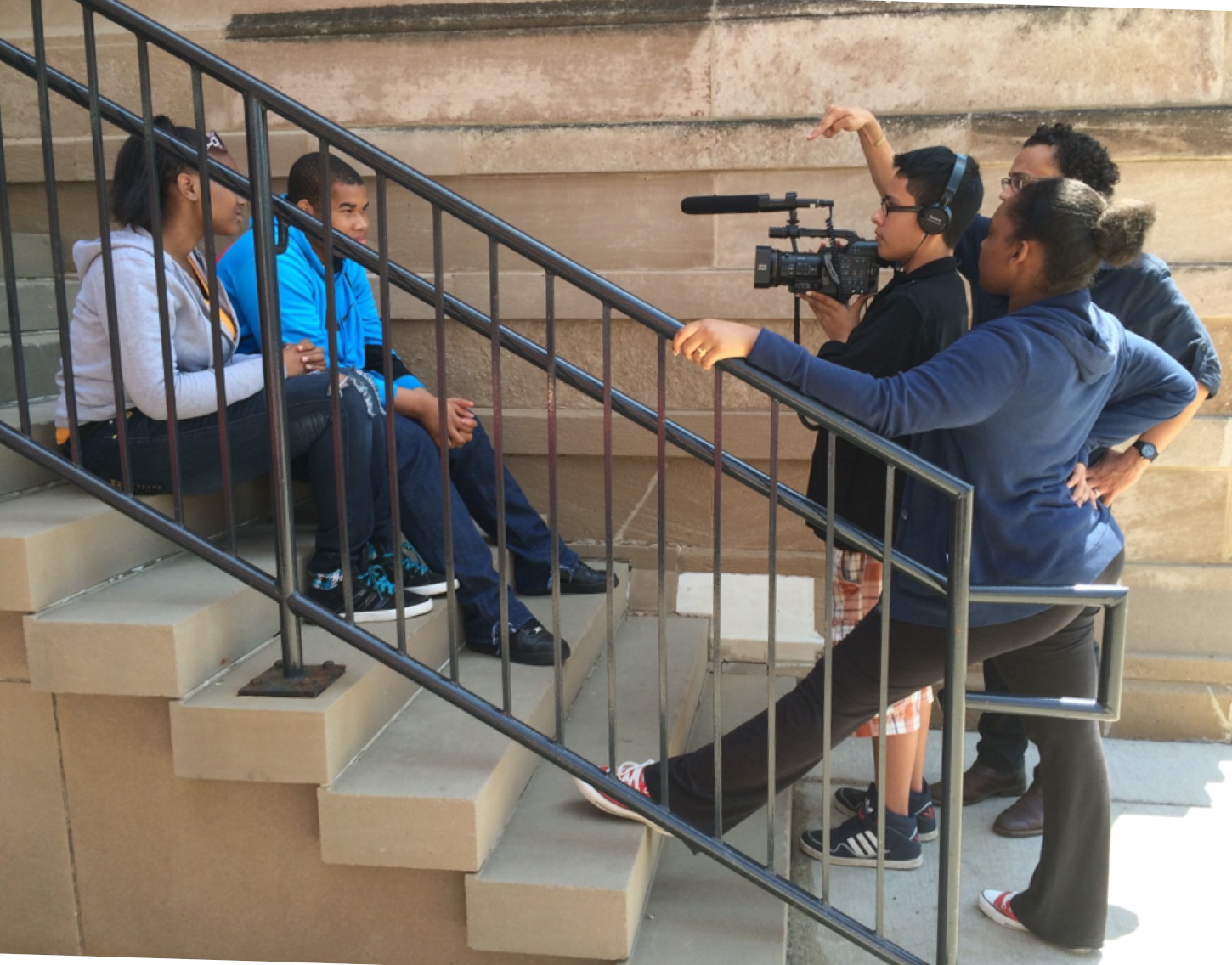 Photographer Carlos Javier Ortiz works with his team of Free Spirit Media documentary makers. Image by Amanda Ottaway. Chicago, 2014.