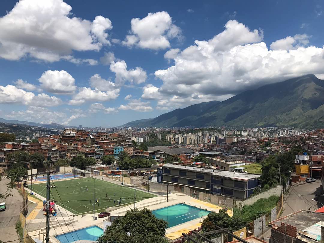 Caracas from Barrio Mesuca in South Petare (one of the biggest slum's of Latin America). Image by Lila Franco. Venezuela, 2017. Caracas from Barrio Mesuca in South Petare (one of the biggest slum's of Latin America). Image by Lila Franco. Venezuela, 2017.