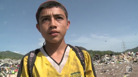 From the film by Craig and Brent Renaud. Honduras, 2015. Media file: yellowshirt.jpg
