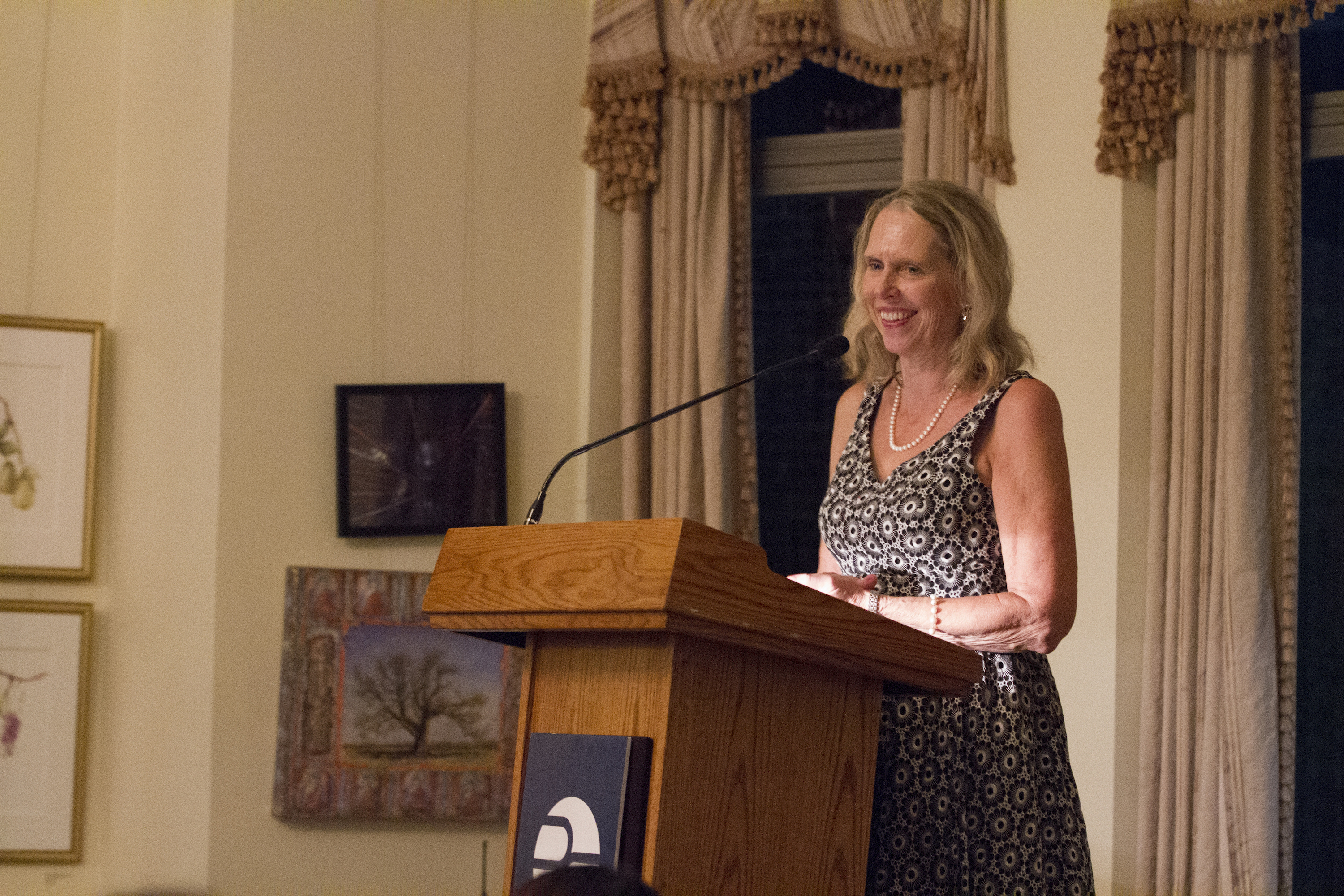 Pulitzer Center Contributing Editor Kem Sawyer kicks off the evening at the Cosmos Club dinner. Image by Jin Ding. Washington, D.C., 2016.
