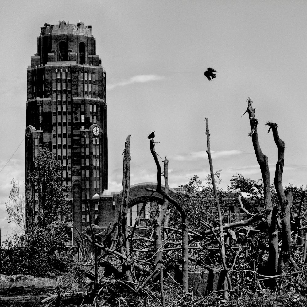 Shuttered train terminal in Buffalo, Erie County, N.Y. Population is 261,310 and 30.7% live below the poverty level. Image by Matt Black. United States, 2015. Media file: image7-1000.jpg