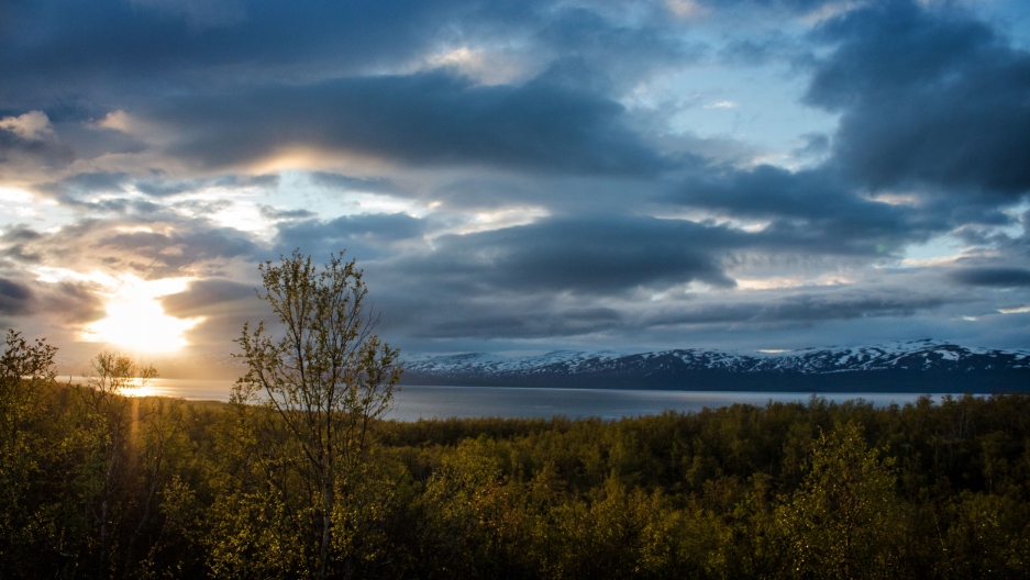The sun sets over the water near Abisko, Sweden. Image by Amy Martin. Sweden, 2018. The sun sets over the water near Abisko, Sweden. Image by Amy Martin. Sweden, 2018.