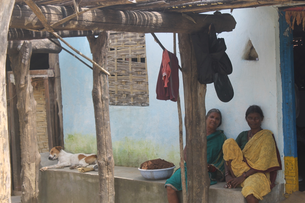 Naikpod women in Kawal Tiger Reserve, in the state of Telangana. Image by Vandana Menon. India, 2019. A household in a village in Kawal Tiger Reserve, in the state of Telangana. Image by Vandana Menon. India, 2019.
