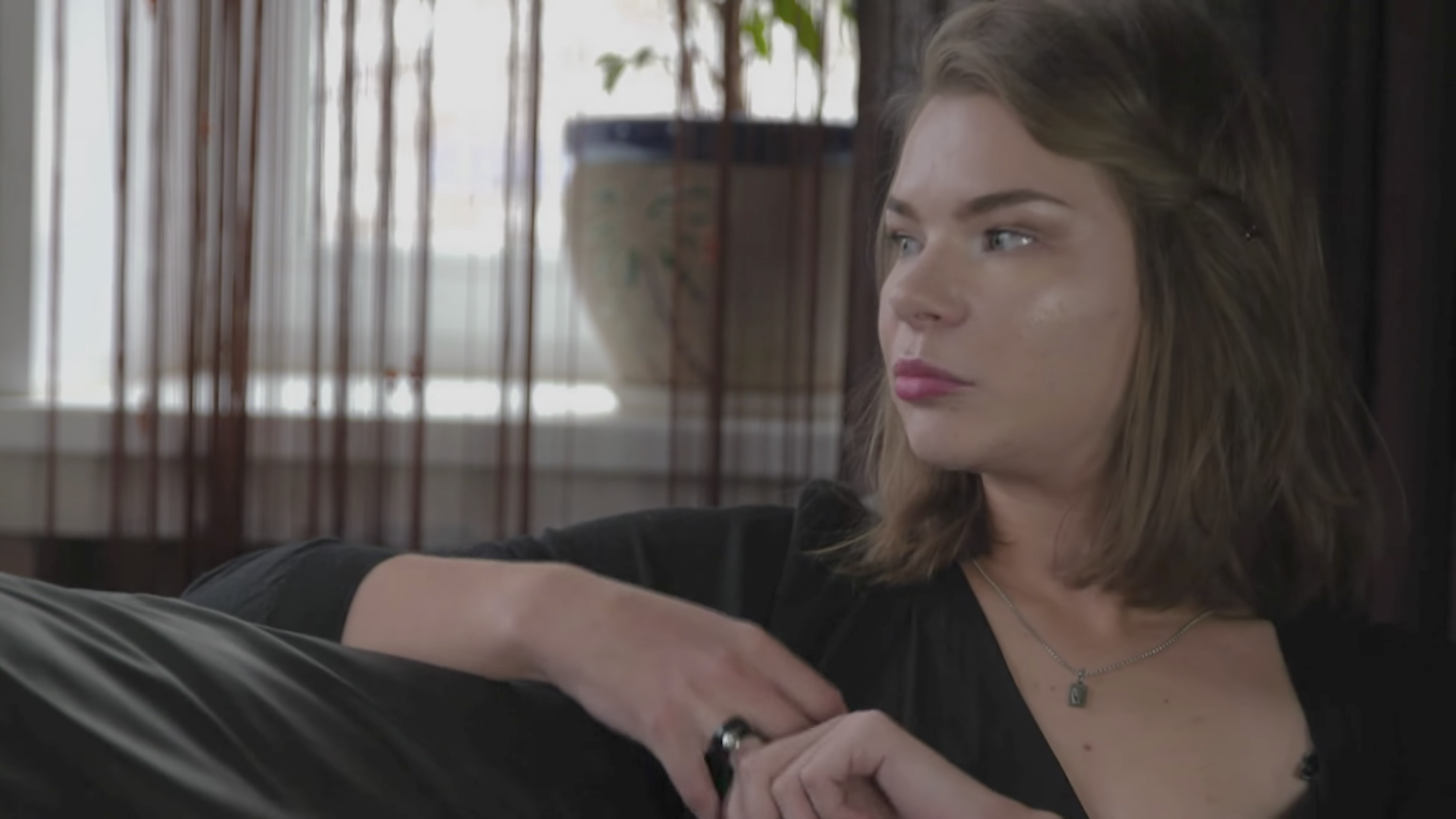 Anna Zhavnerovich spoke with Nick Schifrin about domestic violence in Russia. Still from video. Russia, 2017. Anna Zhavnerovich spoke with Nick Schifrin about domestic violence in Russia. Still from video. Russia, 2017.