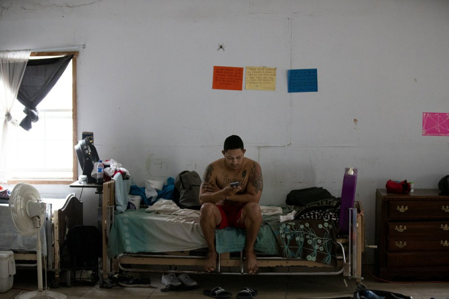 Migrants Stuck In Lawless Limbo Within Sight Of America Pulitzer - Crossing Furniture From Mexico To Usa Migrants Stuck In Lawless Limbo Within Sight Of America Pulitzer - Crossing Furniture From Mexico To Usa