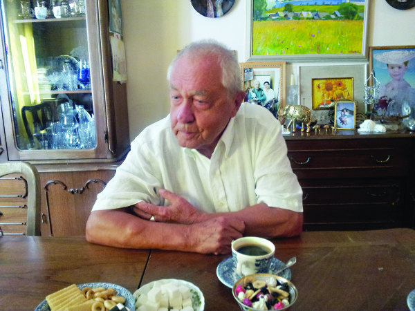 Over tea and cookies in his Moscow apartment, Nikolai Ponomarev-Stepnoi fears the days of U.S.-Russia nuclear security cooperation are over. Image by Rachel Oswald. Russia, 2015. Media file: ponomarev-stepnoi.jpg