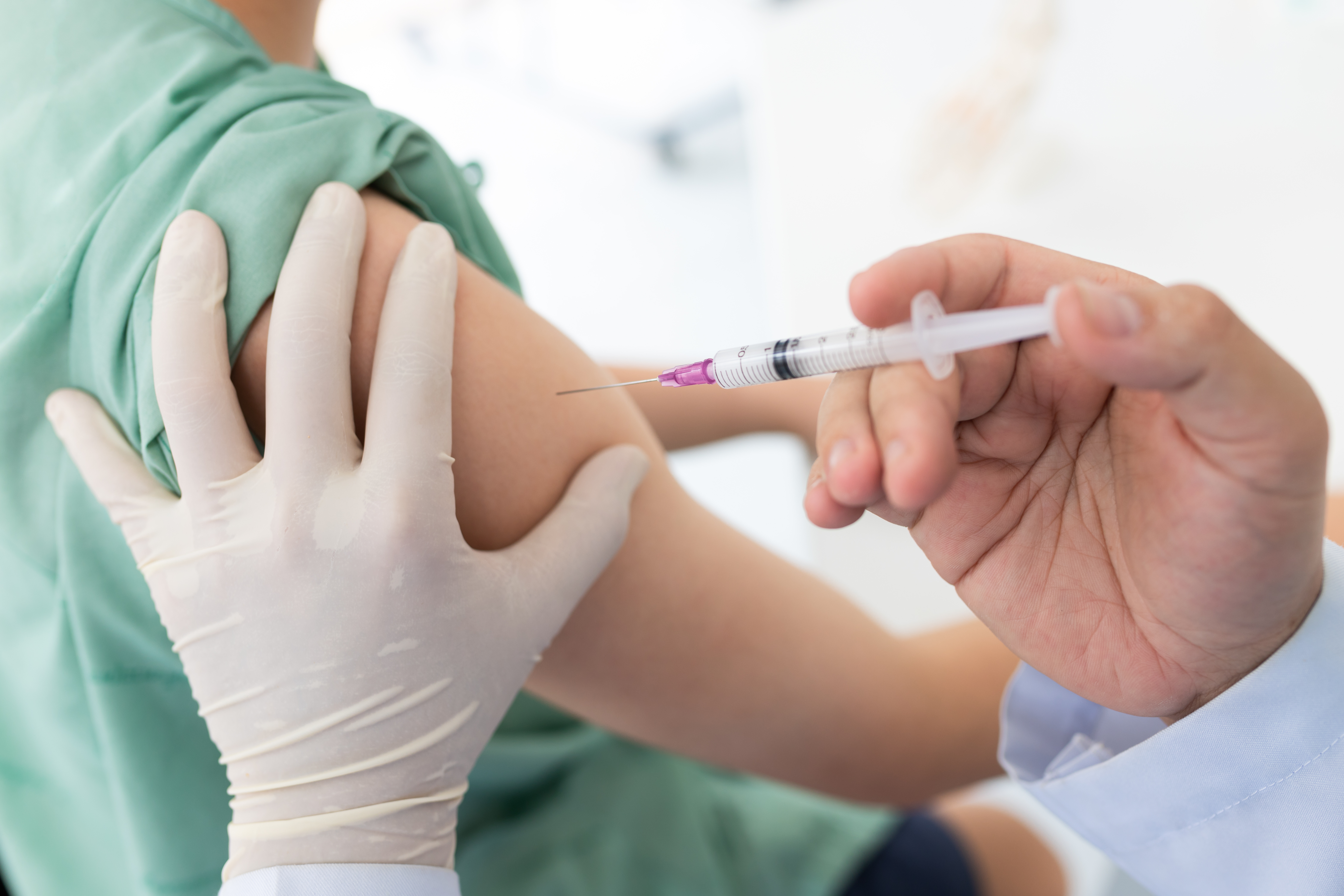 U.K. scientists are moving ahead with plans to infect volunteers with the virus that causes COVID-19. Image by Tong_stocker / Shutterstock. 2020. U.K. scientists are moving ahead with plans to infect volunteers with the virus that causes COVID-19. Image by Tong_stocker / Shutterstock. 2020.