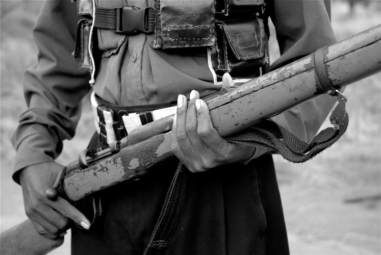 For some Naxalites, a homemade rifle will have to suffice until better arms are seized or stolen from state police forces. Media file: 1134.jpg