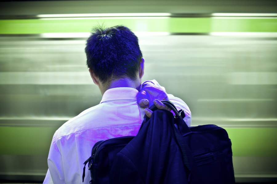 Image by Shiho Fukada. Japan, 2013. Media file: salaryman009.jpg